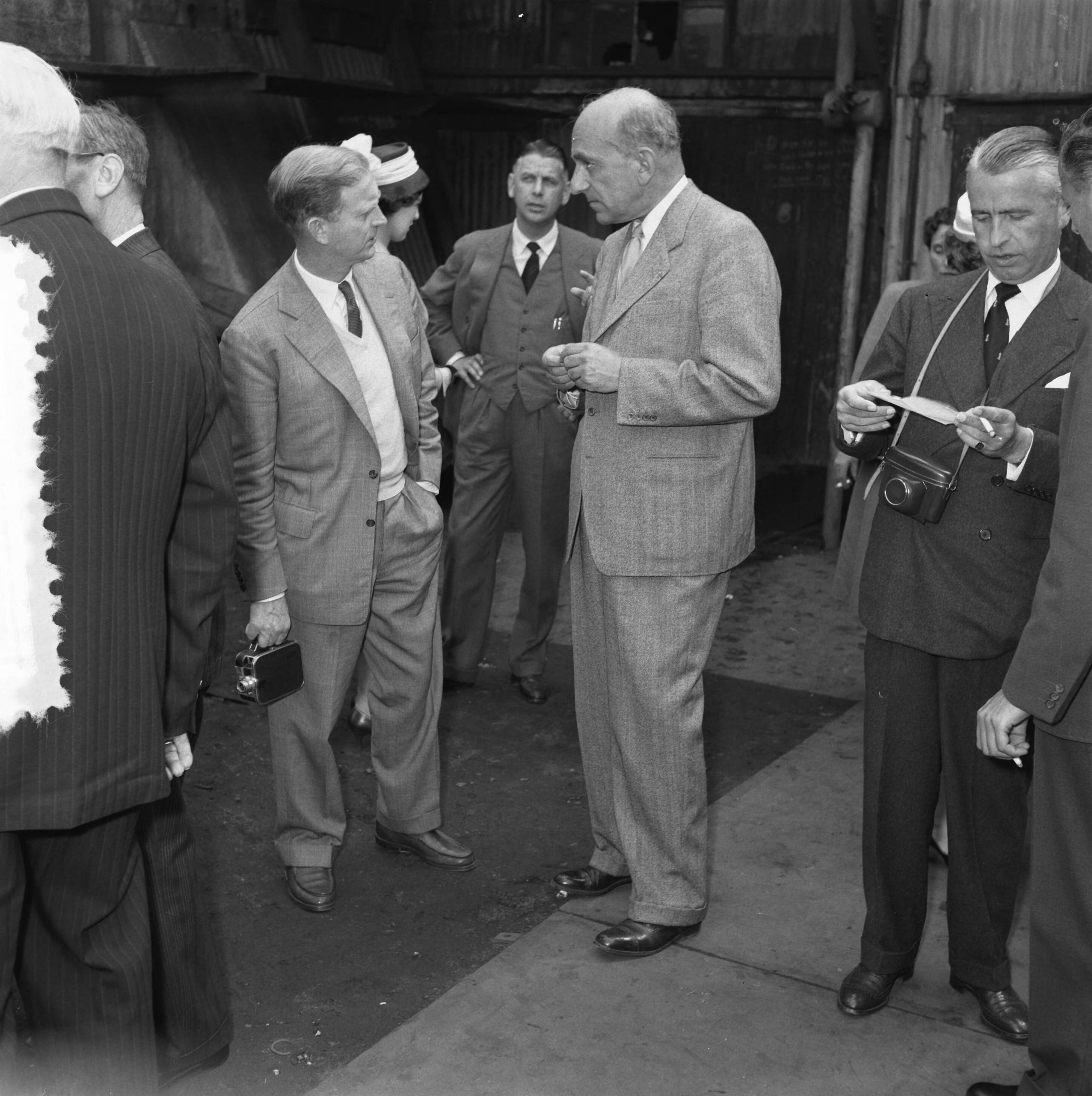 Fotocollectie Anefo — Tewaterlating "Mary North" bij NV Zaanlandse scheepsbouw maatschappij te Zaandam — Foto: Rossem, Wim van / Anefo. Licentie: Set B: Rechtenvrij / Publiek Domein. Bron: Nationaal Archief. http://hdl.handle.net/10648/a949a3e8-d0b4-102d-bcf8-003048976d84