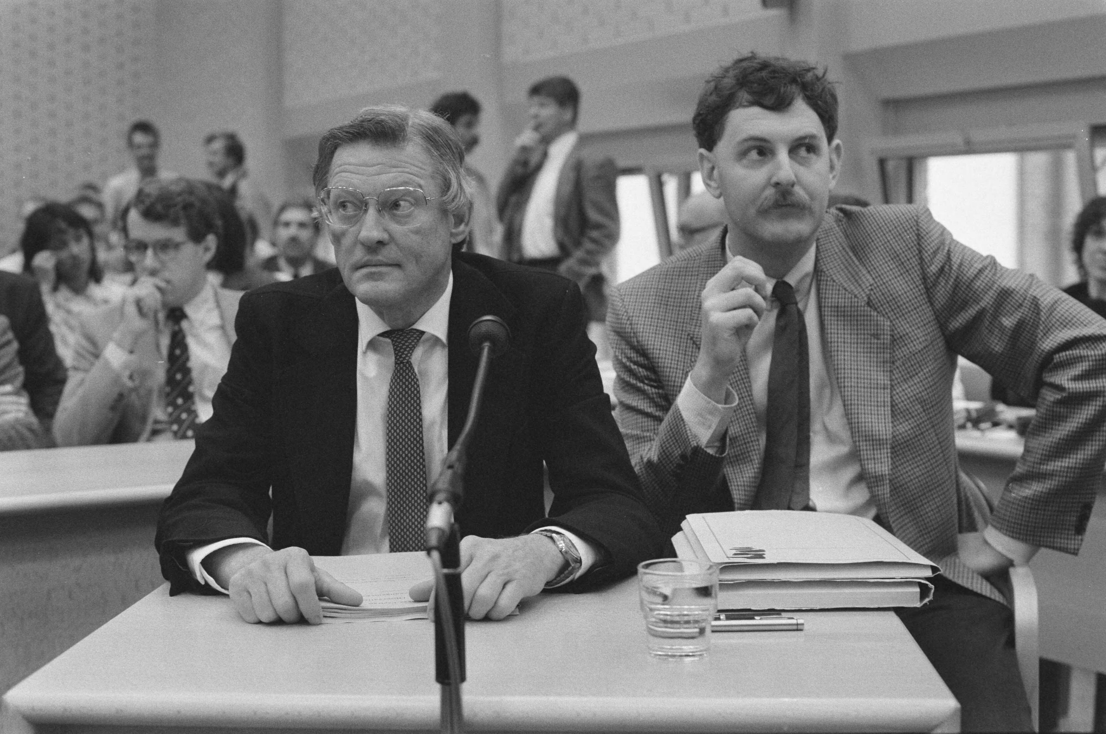 Fotocollectie Anefo — Proces Heijn-ontvoerder in Haarlem; prof. dr. F. H. L. Beyaert (dir. Pieter Baan Centrum ), medewerker dr. Steensma (r) — Foto: Croes, Rob C. / Anefo. Licentie: Set B: Rechtenvrij / Publiek Domein. Bron: Nationaal Archief. http://hdl.handle.net/10648/ad6bb6fa-d0b4-102d-bcf8-003048976d84