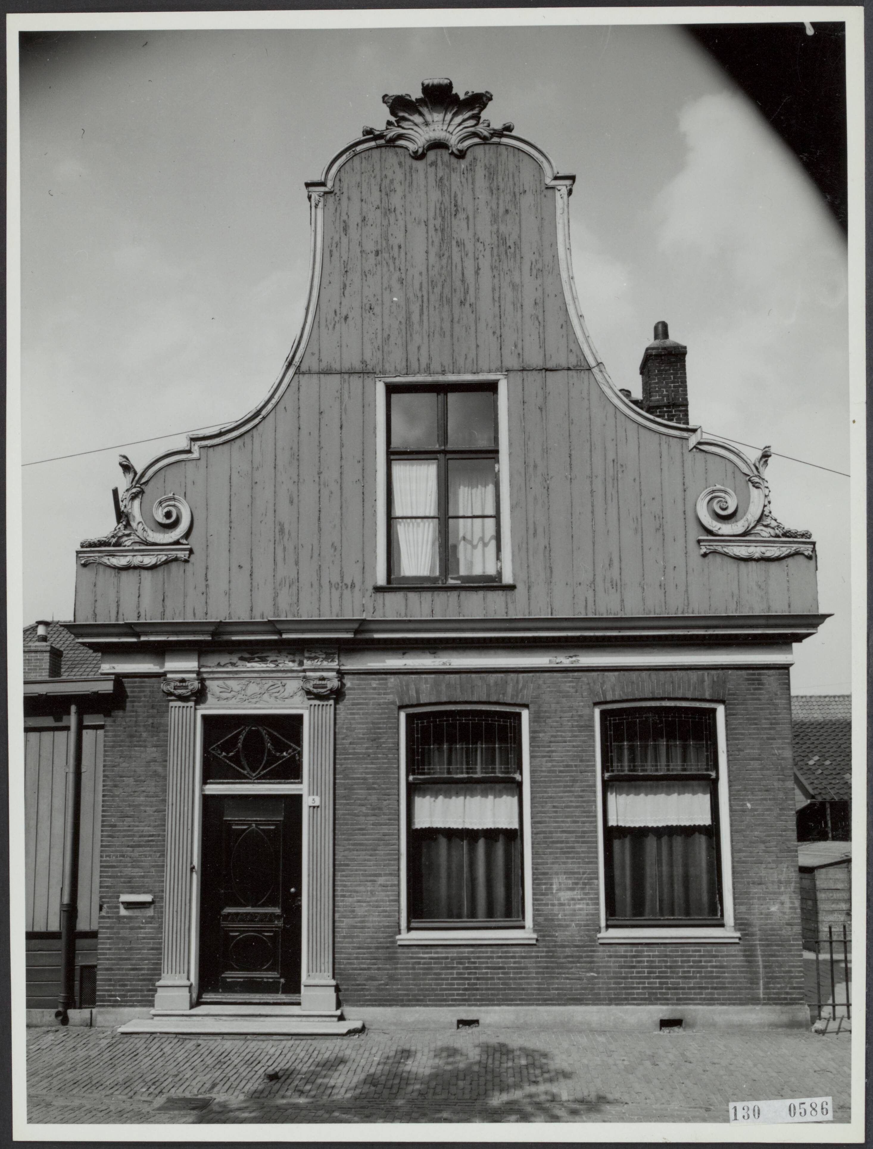 Fotocollectie Rijksvoorlichtingsdienst Eigen — Zaandam. Kopermolenstraat 5 — Foto: Rijksvoorlichtingsdienst (RVD). Licentie: Set B: Rechtenvrij / Publiek Domein. Bron: Nationaal Archief. http://hdl.handle.net/10648/af4b5f02-d0b4-102d-bcf8-003048976d84