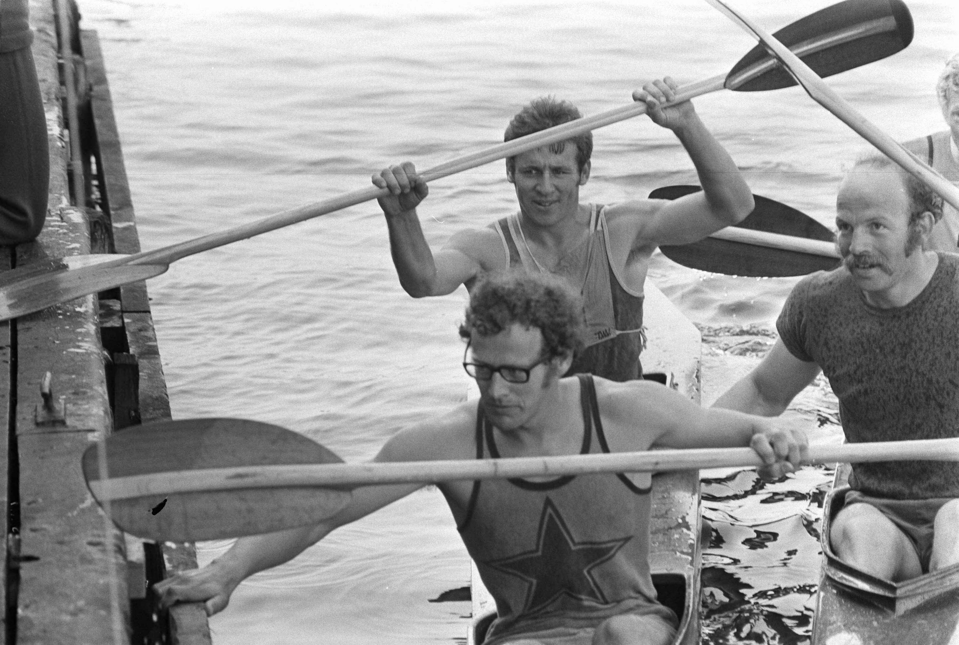 Internationale kanowedstrijden "Zaan Regatta" — Nederlandse K2 heren, Henk Spoelstra en Lo Jacobs — Foto: Fotograaf Onbekend / Anefo. Licentie: Set B: Rechtenvrij / Publiek Domein. Bron: Nationaal Archief. http://hdl.handle.net/10648/abc2f6e2-d0b4-102d-bcf8-003048976d84