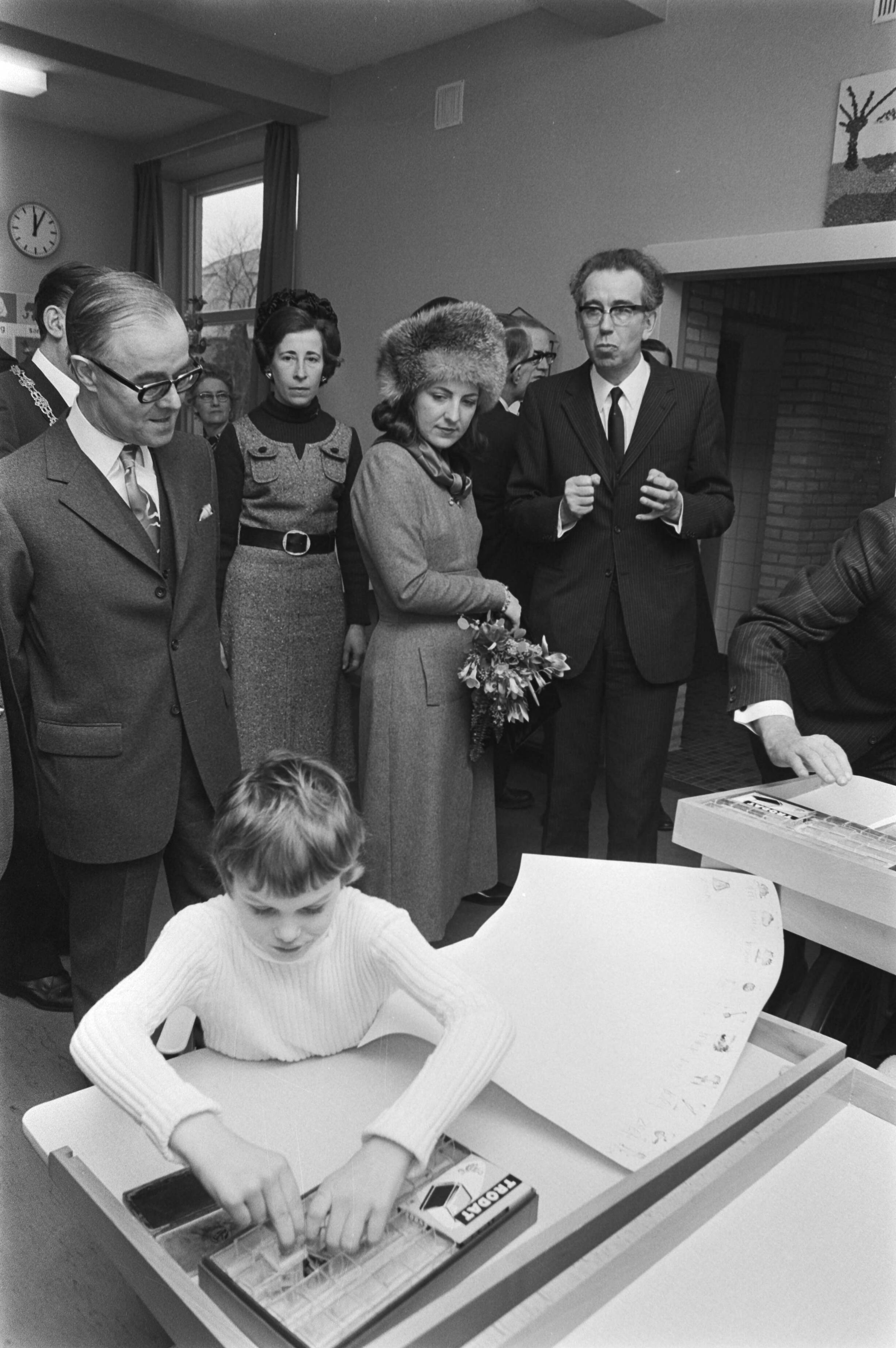 Fotocollectie Anefo — Prinses Margriet opent revalidatiecentrum "Brabantpark" Mytylschool in Breda — Foto: Evers, Joost / Anefo. Licentie: Set B: Rechtenvrij / Publiek Domein. Bron: Nationaal Archief. http://hdl.handle.net/10648/abb11f30-d0b4-102d-bcf8-003048976d84