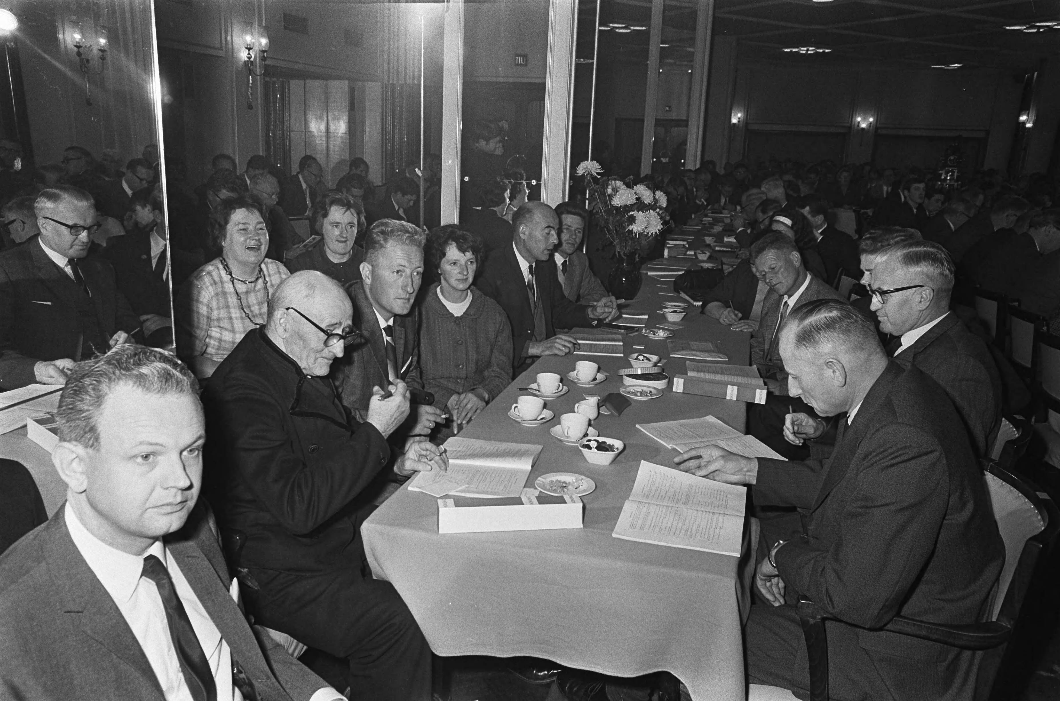 Fotocollectie Anefo — Serooskerker munten geveild — Foto: Nijs, Jac. de / Anefo. Licentie: Set B: Rechtenvrij / Publiek Domein. Bron: Nationaal Archief. http://hdl.handle.net/10648/ab05414c-d0b4-102d-bcf8-003048976d84