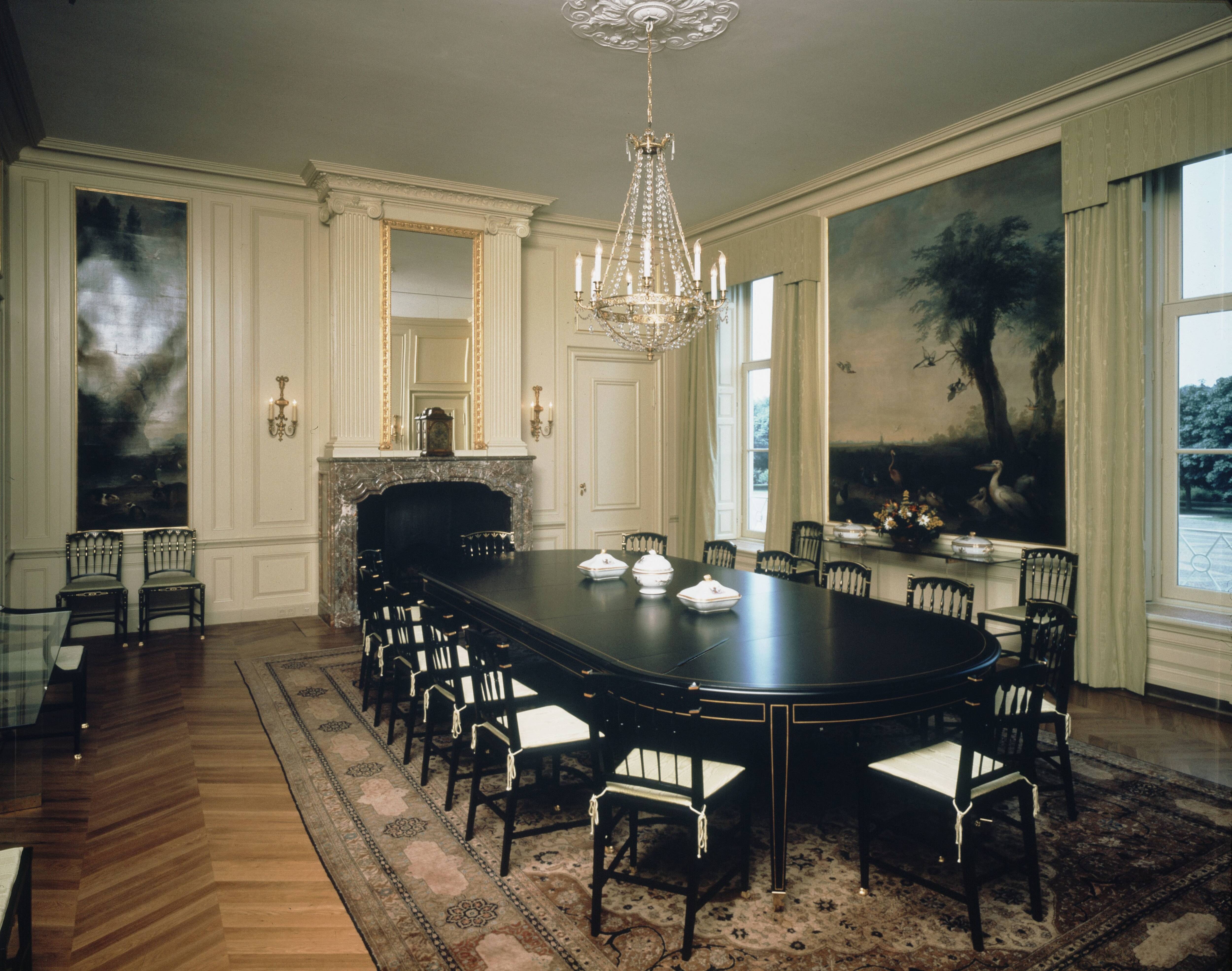 Paleis Huis ten Bosch te Den Haag — Eetkamer — Foto: Hofmeester, Bart / RVD. Licentie: Set B: Rechtenvrij / Publiek Domein. Bron: Nationaal Archief. http://hdl.handle.net/10648/afa8aff4-d0b4-102d-bcf8-003048976d84