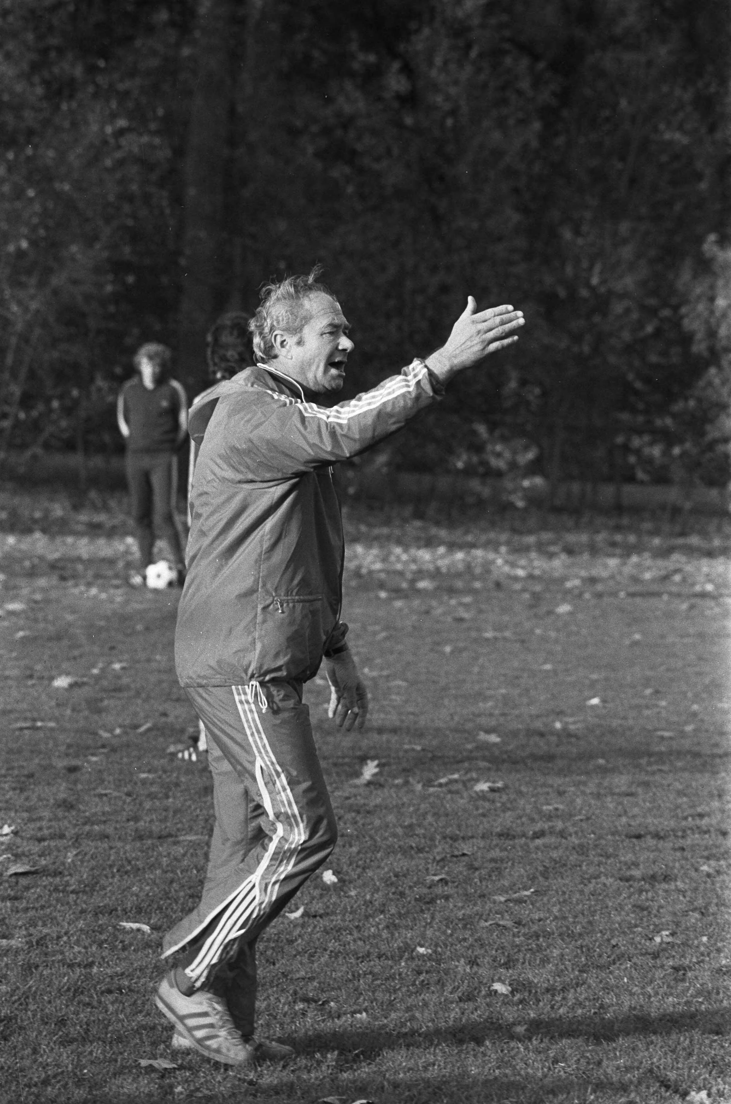 Training van de selectie van het Nederlands elftal in Zeist — Trainer Fadrhonc — Foto: Fotograaf Onbekend / Anefo. Licentie: Set B: Rechtenvrij / Publiek Domein. Bron: Nationaal Archief. http://hdl.handle.net/10648/ac3c55b4-d0b4-102d-bcf8-003048976d84