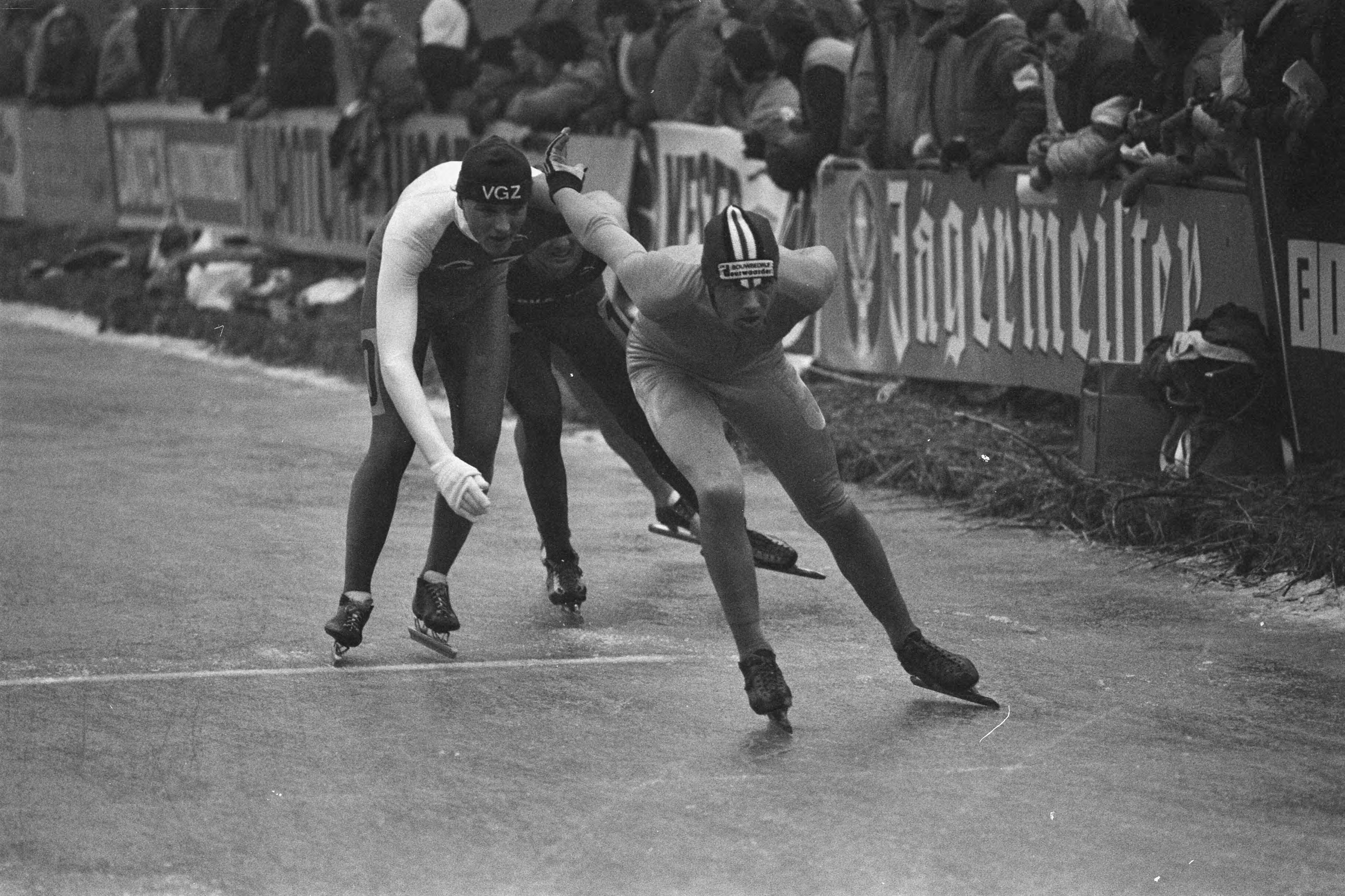 Fotocollectie Anefo — Driedaagse van Ankeveen: tijdens ploegentijdrit de winnende ploeg met Jos Niesten (r) en Hopman — Foto: Molendijk, Bart / Anefo. Licentie: Set B: Rechtenvrij / Publiek Domein. Bron: Nationaal Archief. http://hdl.handle.net/10648/ad5c3d42-d0b4-102d-bcf8-003048976d84