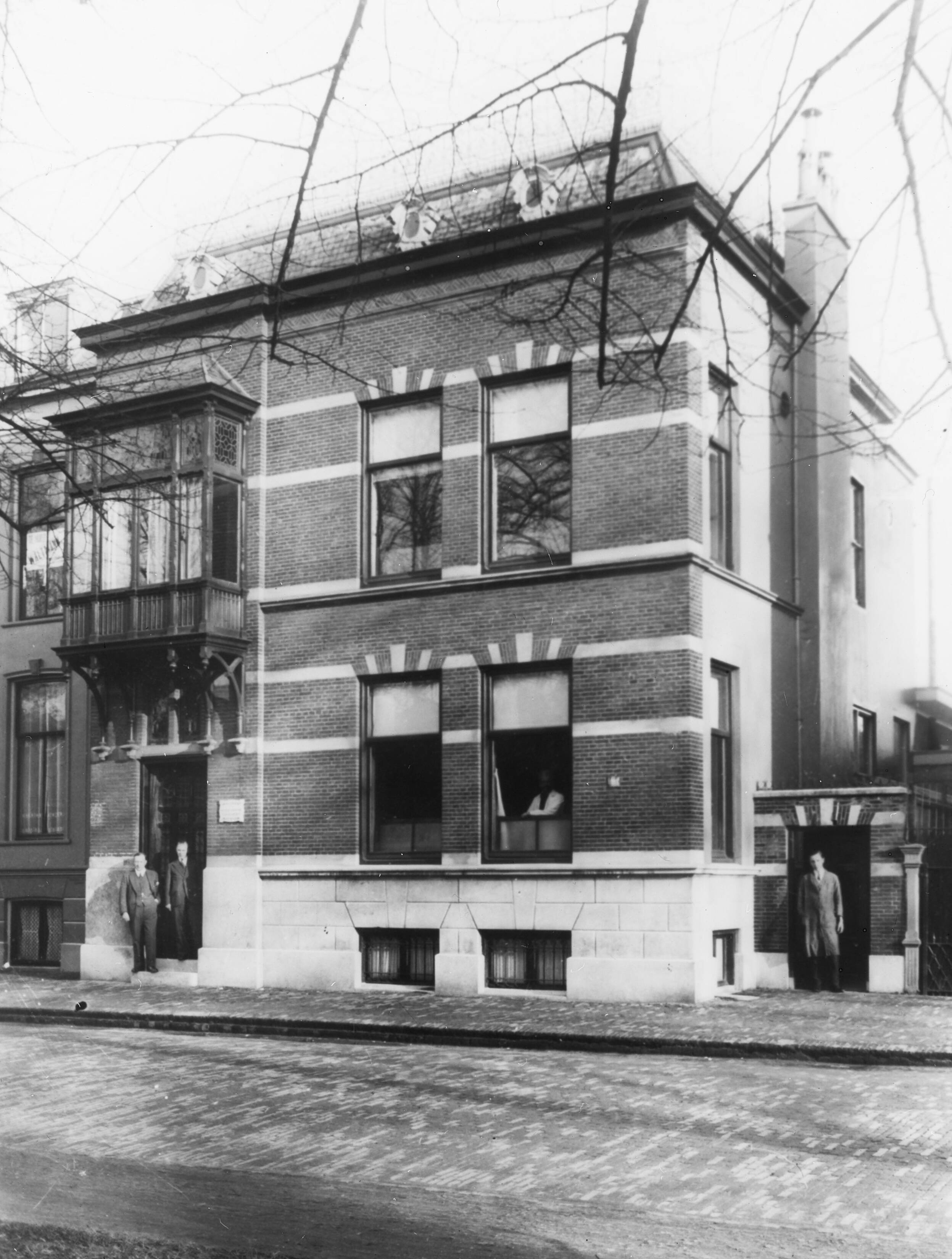 Fotocollectie Nederlandse Heidemaatschappij — gebouw ned. visserij proefstation — Foto: Fotograaf Onbekend / Heidemij. Licentie: Set B: Rechtenvrij / Publiek Domein. Bron: Nationaal Archief. http://hdl.handle.net/10648/ae4c3eaa-d0b4-102d-bcf8-003048976d84