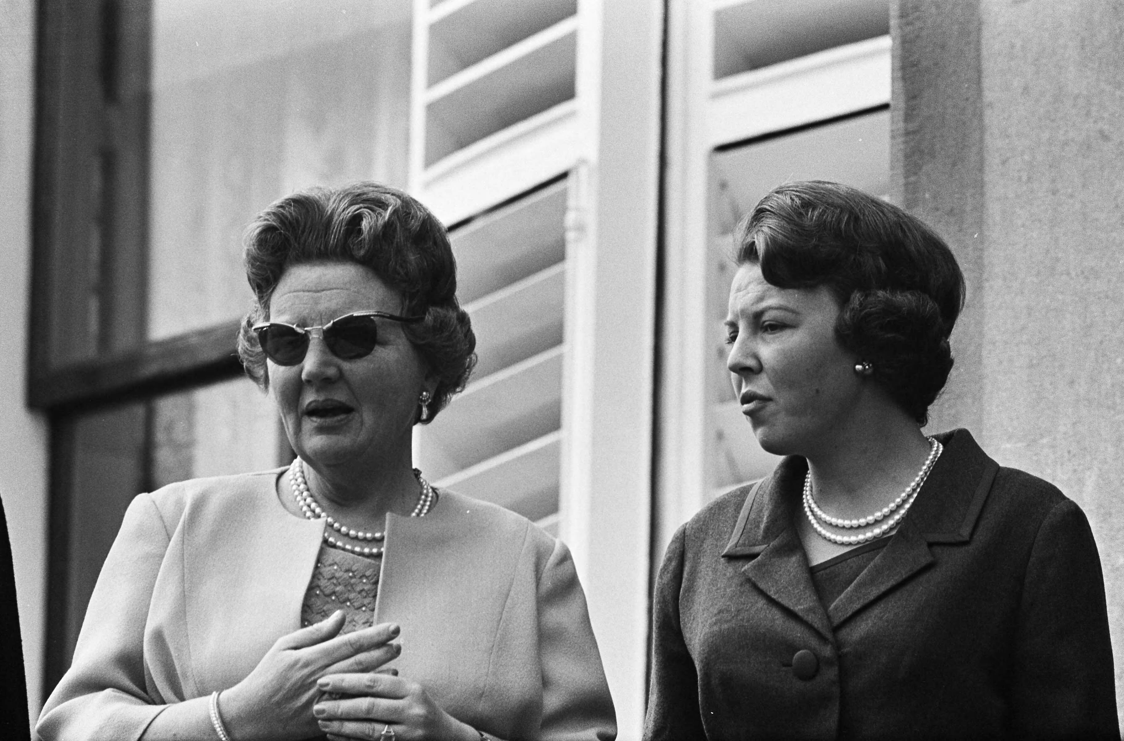 Fotocollectie Anefo — Feest op Soestdijk, de Koninklijke familie — Foto: Koch, Eric / Anefo. Licentie: Set B: Rechtenvrij / Publiek Domein. Bron: Nationaal Archief. http://hdl.handle.net/10648/aa34c198-d0b4-102d-bcf8-003048976d84