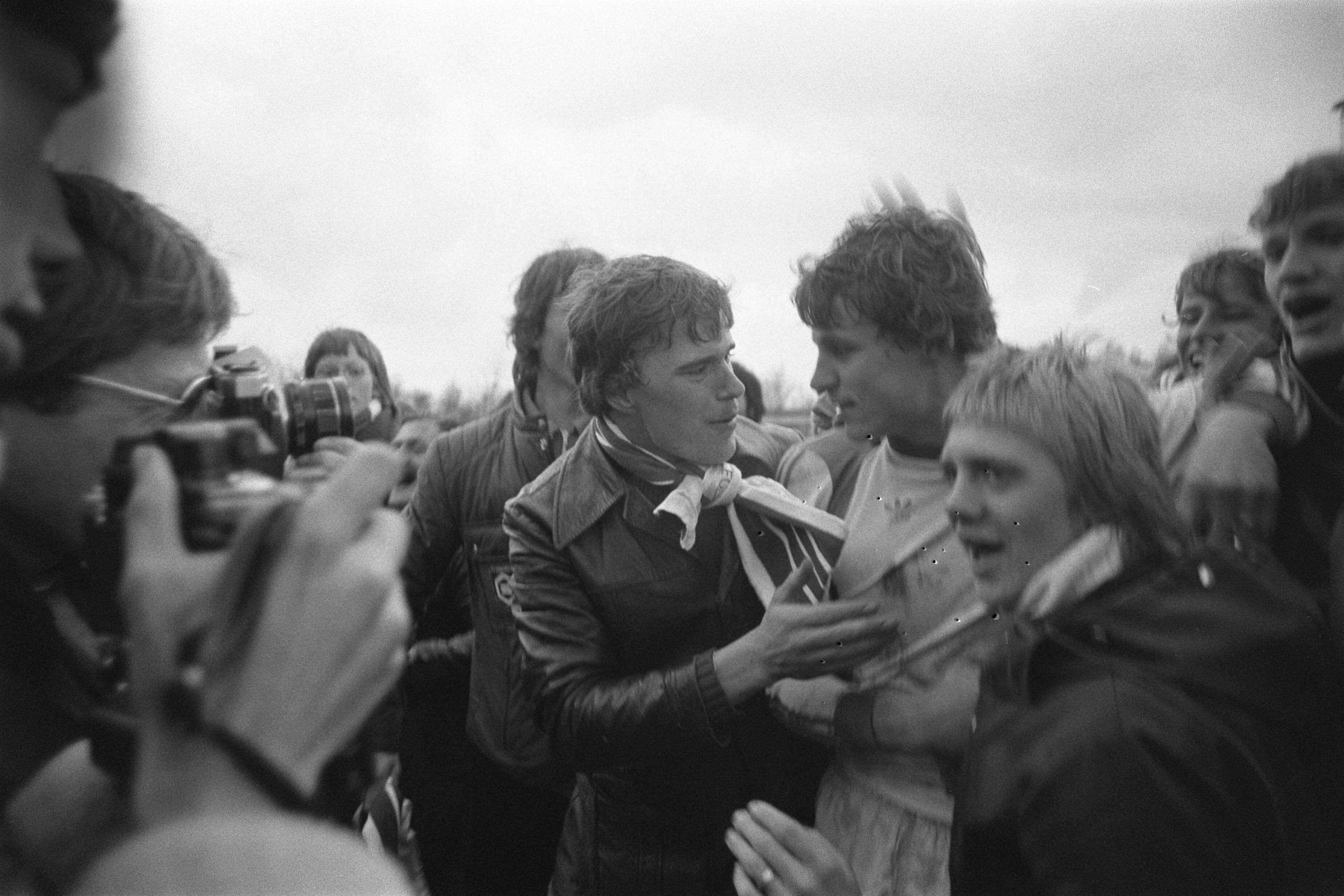 Fotocollectie Anefo — IJsselmeervogels tegen FC Groningen (KNVB-beker), vreug bij Groningen na afloop — Foto: Suyk, Koen / Anefo. Licentie: Set B: Rechtenvrij / Publiek Domein. Bron: Nationaal Archief. http://hdl.handle.net/10648/aca6a6e4-d0b4-102d-bcf8-003048976d84