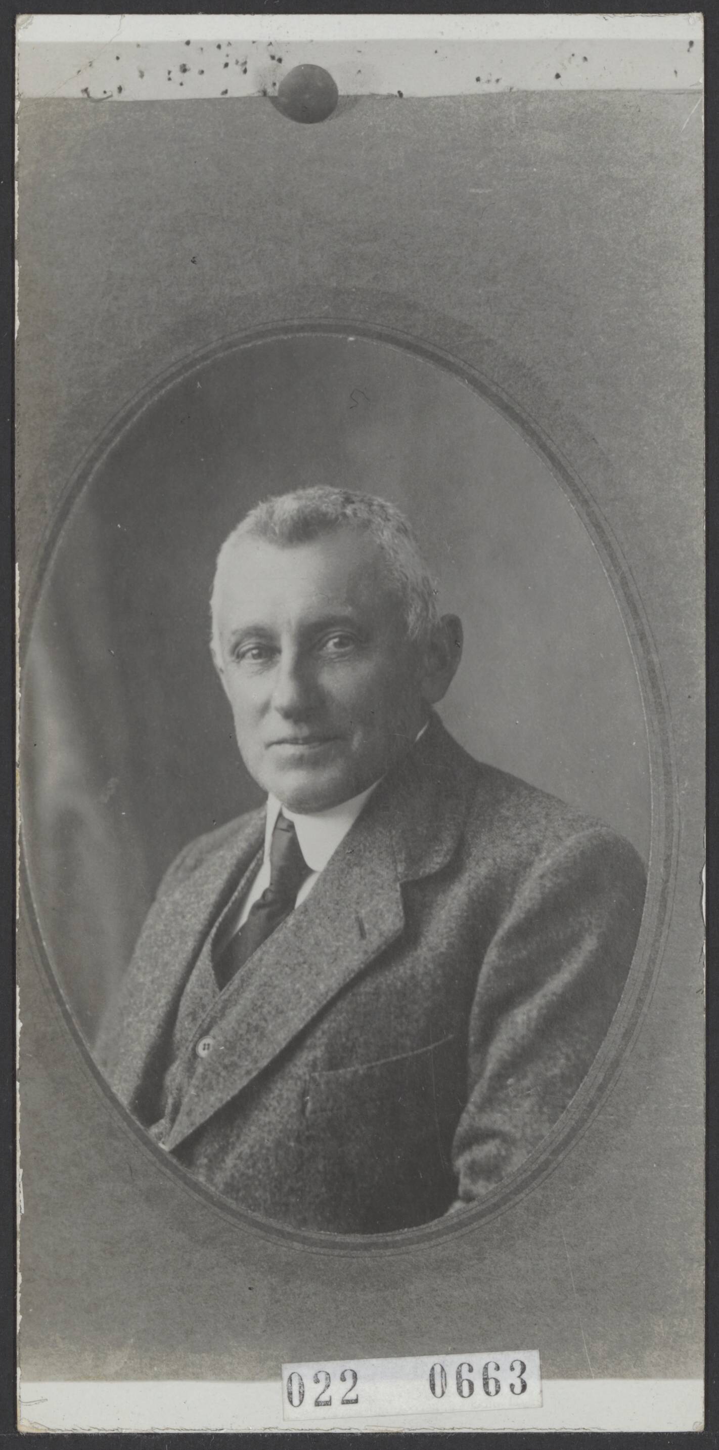 Fotocollectie Elsevier Binnenland — De heer Kors, wethouder van De Bilt — Foto: N.V. Vereenigde Fotobureaux. Licentie: Set B: Rechtenvrij / Publiek Domein. Bron: Nationaal Archief. http://hdl.handle.net/10648/add2c700-d0b4-102d-bcf8-003048976d84