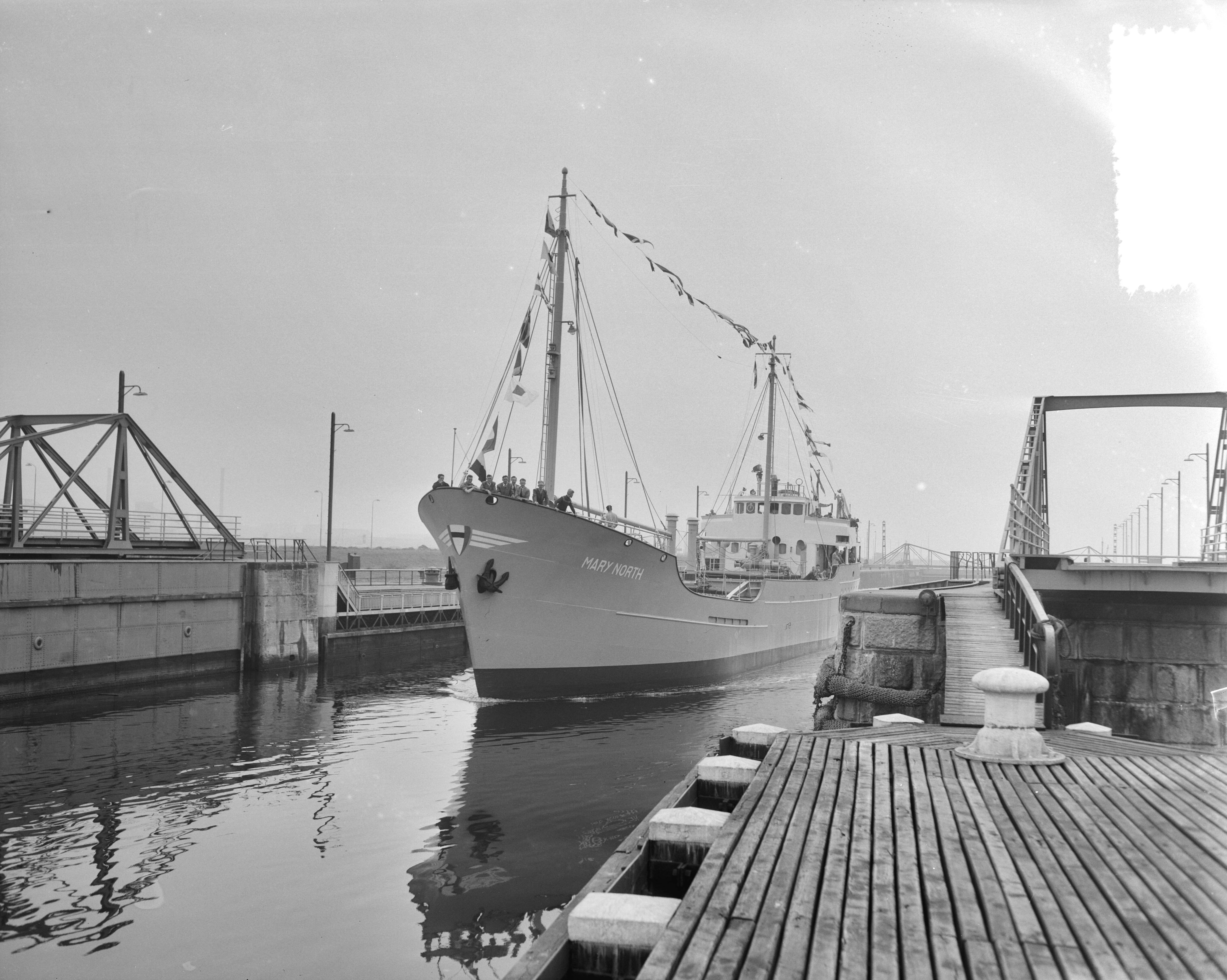 Fotocollectie Anefo — Proefvaart "Mary North" van N.V. Zaanlandse Scheepvaartmaatschappij Zaandam — Foto: Pot, Harry / Anefo. Licentie: Set B: Rechtenvrij / Publiek Domein. Bron: Nationaal Archief. http://hdl.handle.net/10648/a94be70c-d0b4-102d-bcf8-003048976d84