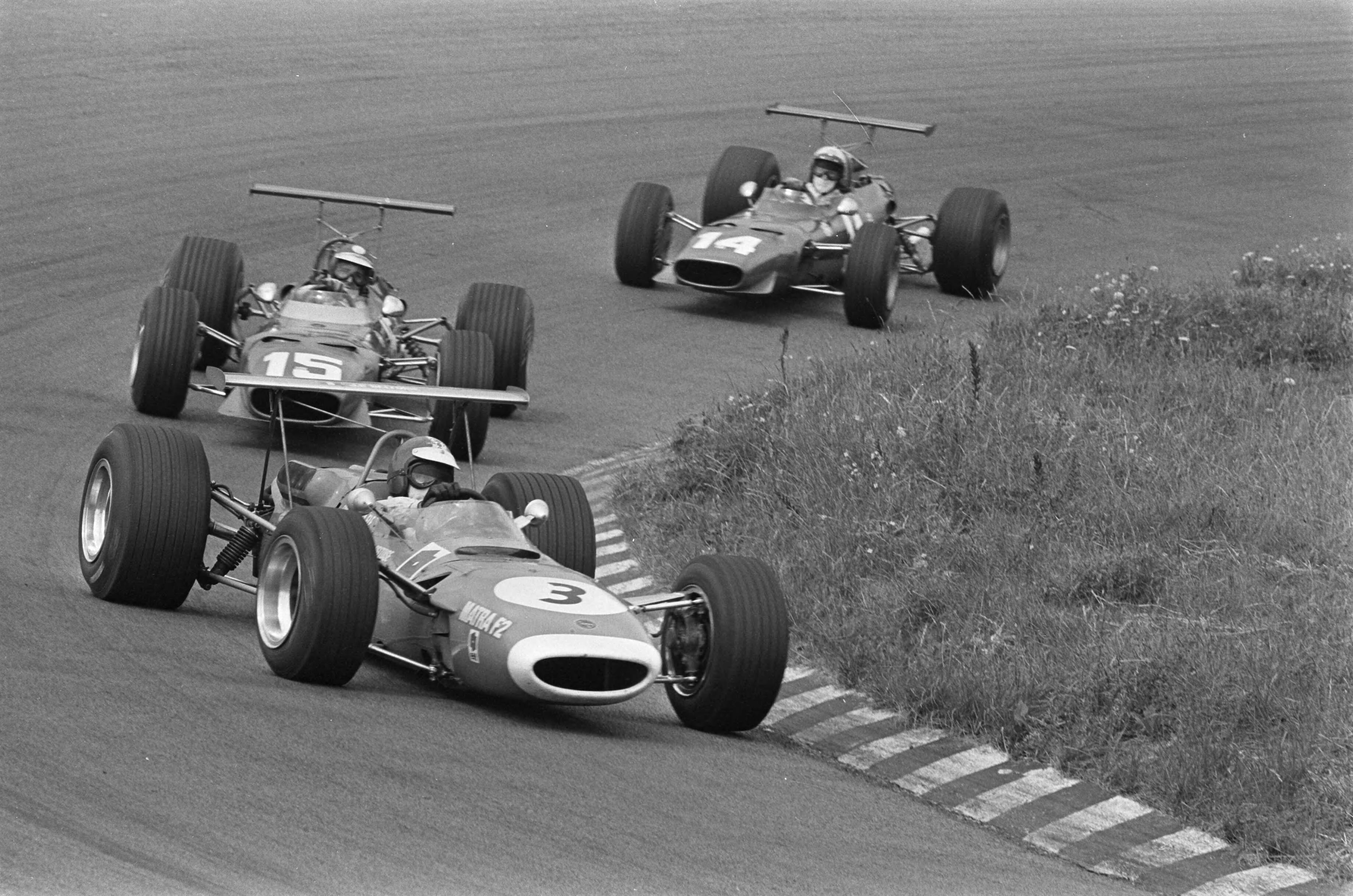 Autoraces in Zandvoort — Jean Pierre Beltoise met Matra (3), Derek Bell met Ferrari (14), Ernesto Brambilla met Ferrari (15) — Foto: Fotograaf Onbekend / Anefo. Licentie: Set B: Rechtenvrij / Publiek Domein. Bron: Nationaal Archief. http://hdl.handle.net/10648/ab48e1ea-d0b4-102d-bcf8-003048976d84