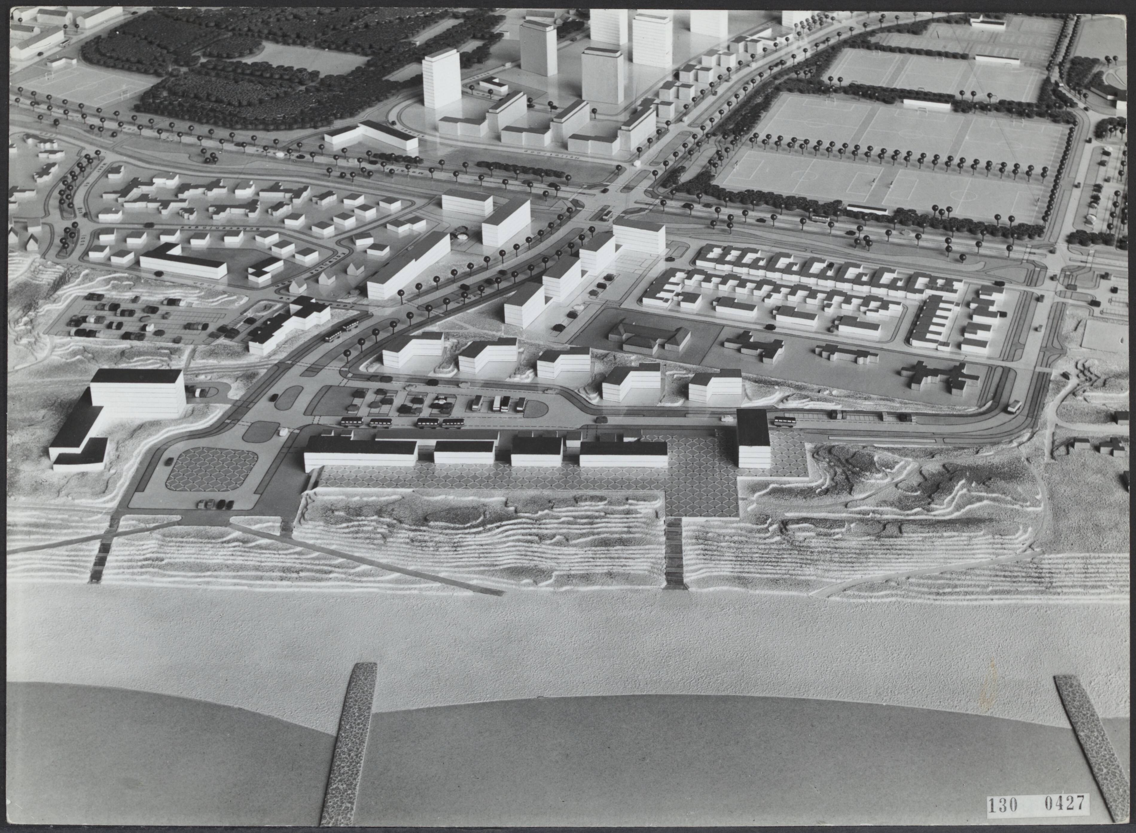 Fotocollectie Rijksvoorlichtingsdienst Eigen — Maquette [Den Haag, Kijkduin] — Foto: Fotodienst Gemeente Den Haag. Licentie: Set B: Rechtenvrij / Publiek Domein. Bron: Nationaal Archief. http://hdl.handle.net/10648/af4ae8c4-d0b4-102d-bcf8-003048976d84