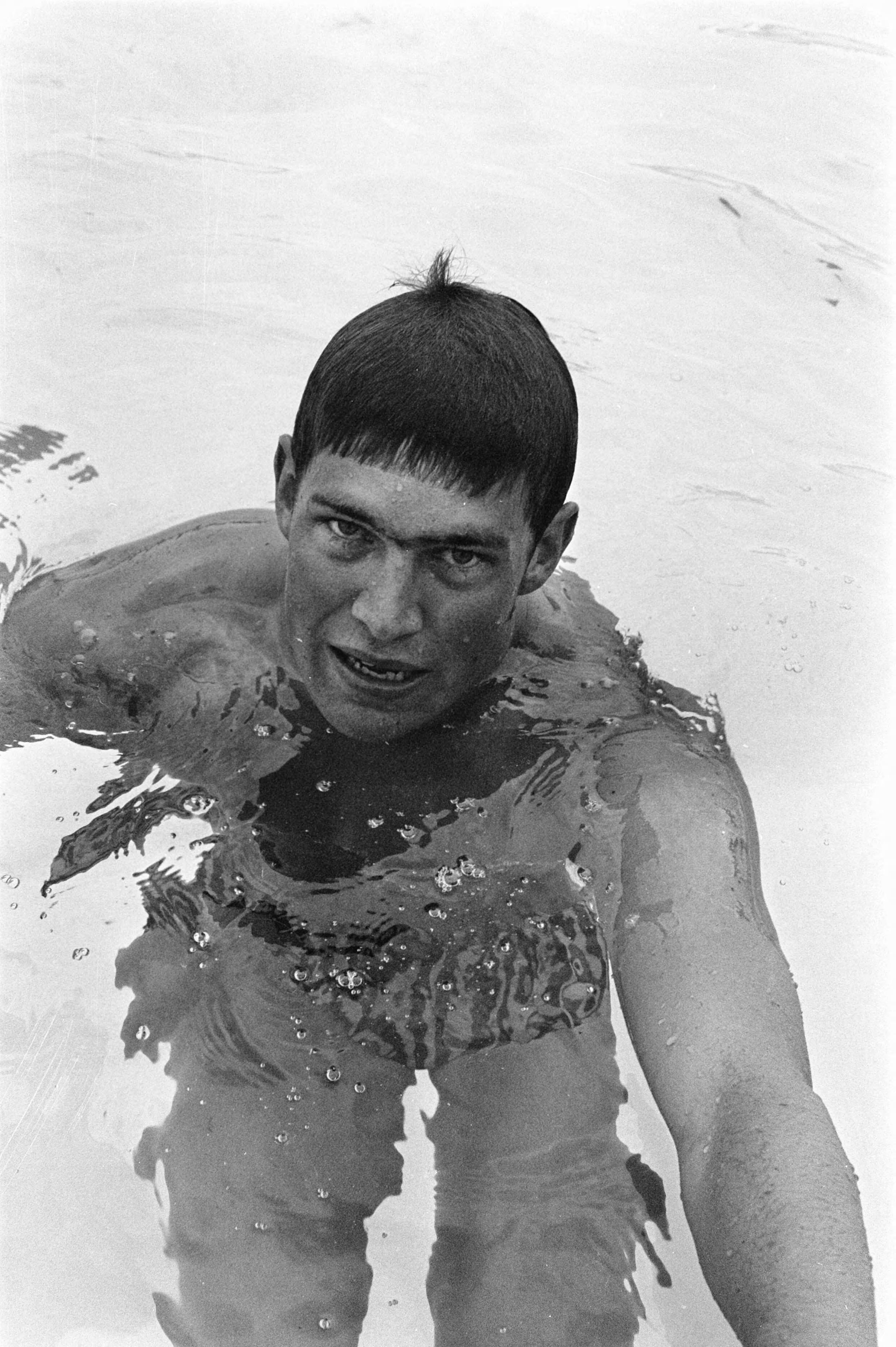 Fotocollectie Anefo — Nationale zwemkampioenschappen in Leeuwarden; Peter Prijdekker — Foto: Verhoeff, Bert / Anefo. Licentie: Set B: Rechtenvrij / Publiek Domein. Bron: Nationaal Archief. http://hdl.handle.net/10648/ab9d9ca8-d0b4-102d-bcf8-003048976d84