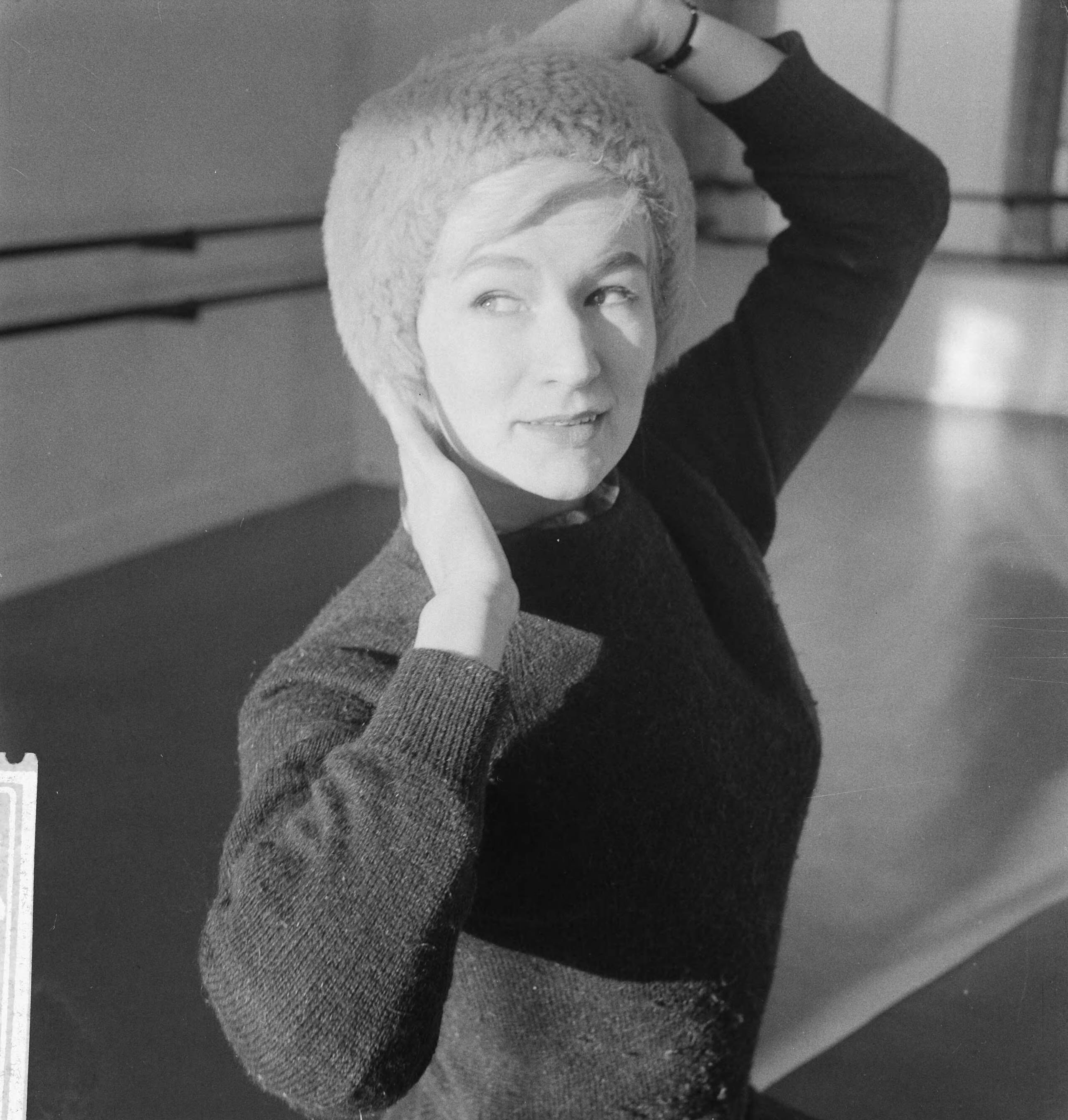 Fotocollectie Anefo — Carla Muller van de Eerste Nederlandse Show Academie te Den Haag. Carla Muller in haar nu nog lege studio — Foto: Koch, Eric / Anefo. Licentie: Set B: Rechtenvrij / Publiek Domein. Bron: Nationaal Archief. http://hdl.handle.net/10648/a9f0f0da-d0b4-102d-bcf8-003048976d84