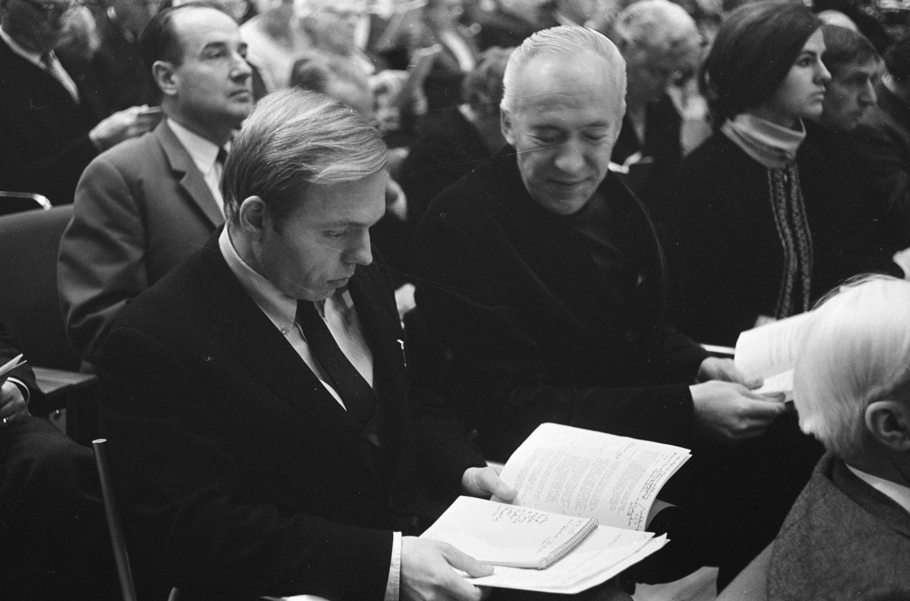 Fotocollectie Anefo — Algemene ledenvergadering van de VPRO in Congresgebouw Den Haag Frans de Smit (links) en Gijs Stappershoef — Foto: Koch, Eric / Anefo. Licentie: Set B: Rechtenvrij / Publiek Domein. Bron: Nationaal Archief. http://hdl.handle.net/10648/ab5807e2-d0b4-102d-bcf8-003048976d84