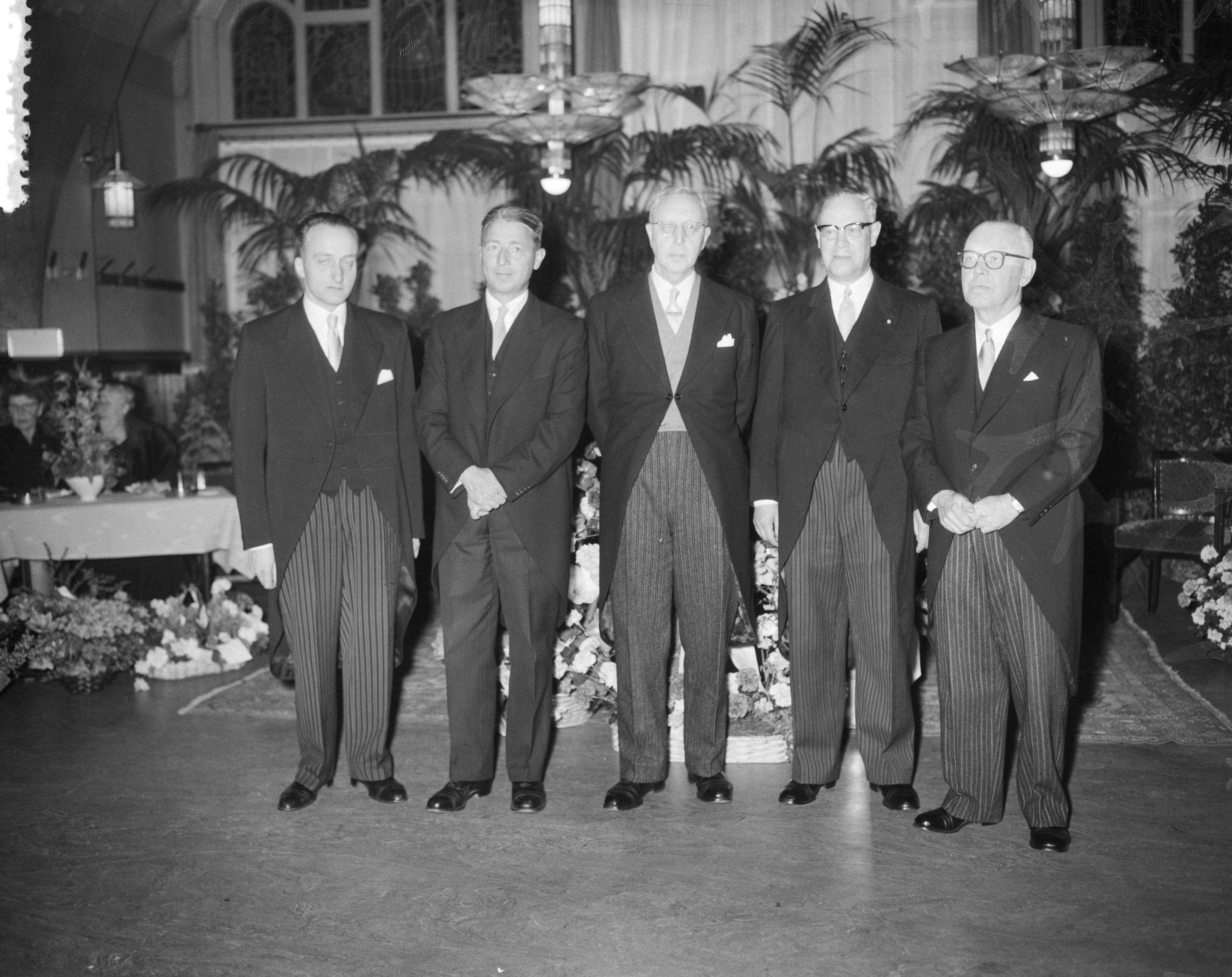 Fotocollectie Anefo — Eredoctoraten Utrecht. Dr. Herman Manheim — Foto: Noske, J.D. / Anefo. Licentie: Set B: Rechtenvrij / Publiek Domein. Bron: Nationaal Archief. http://hdl.handle.net/10648/a95b7b5e-d0b4-102d-bcf8-003048976d84