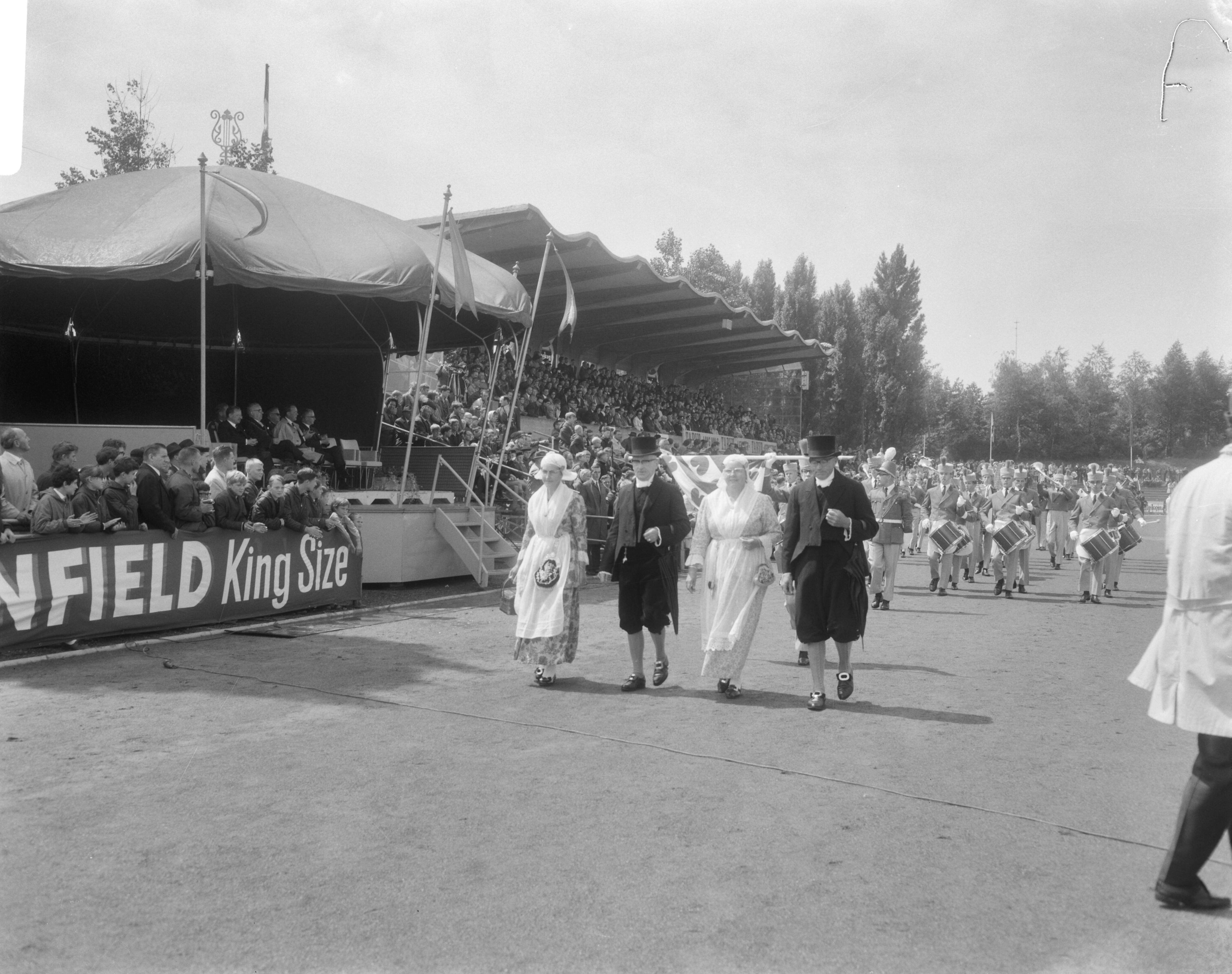Fotocollectie Anefo — Muziekconcours te Kerkrade — Foto: Bilsen, Joop van / Anefo. Licentie: Set B: Rechtenvrij / Publiek Domein. Bron: Nationaal Archief. http://hdl.handle.net/10648/aaf2d584-d0b4-102d-bcf8-003048976d84
