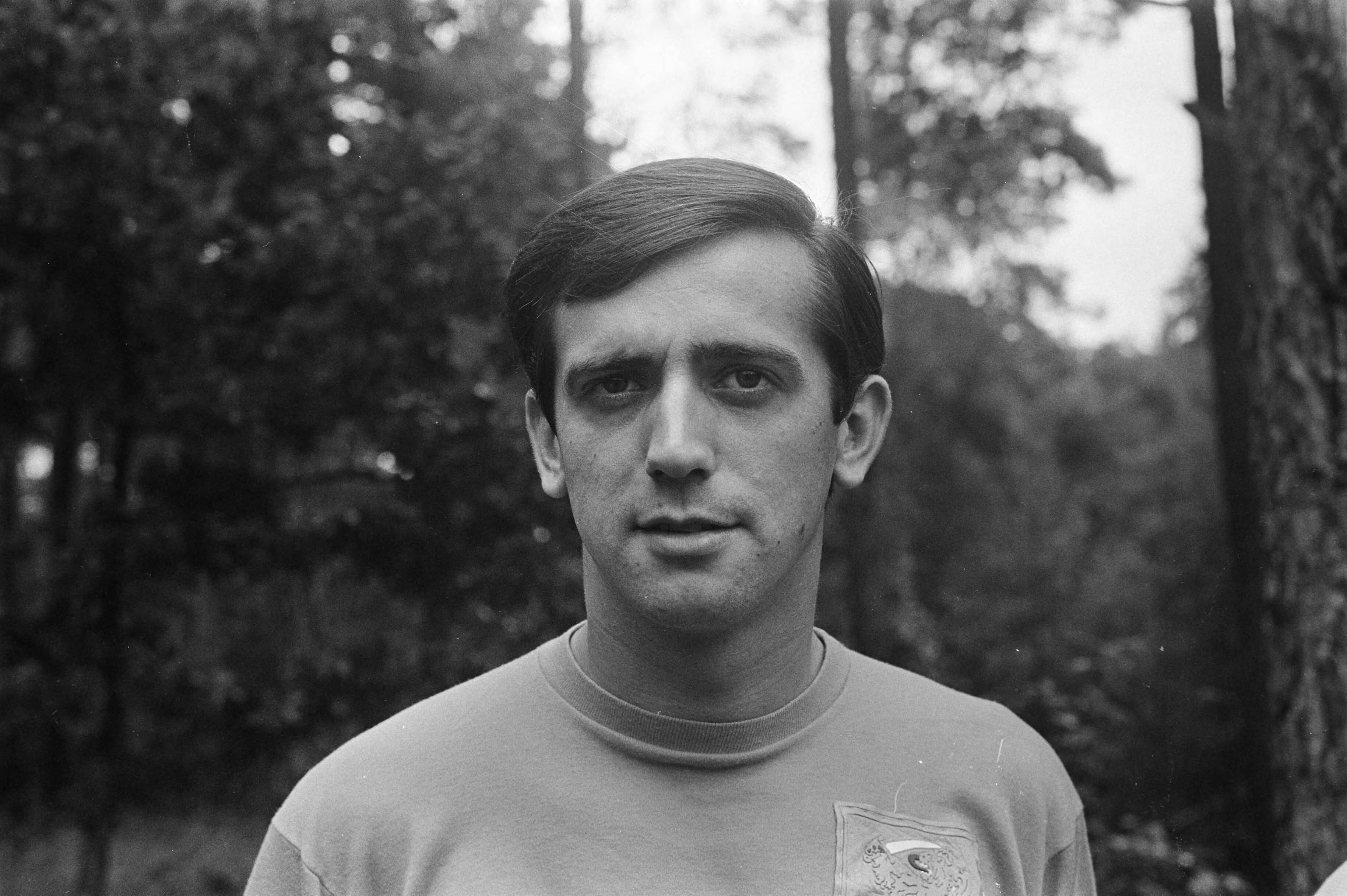Training van het Nederlands elftal in Zeist — Willy van der Kuylen — Foto: Fotograaf Onbekend / Anefo. Licentie: Set B: Rechtenvrij / Publiek Domein. Bron: Nationaal Archief. http://hdl.handle.net/10648/ab4bc1e4-d0b4-102d-bcf8-003048976d84