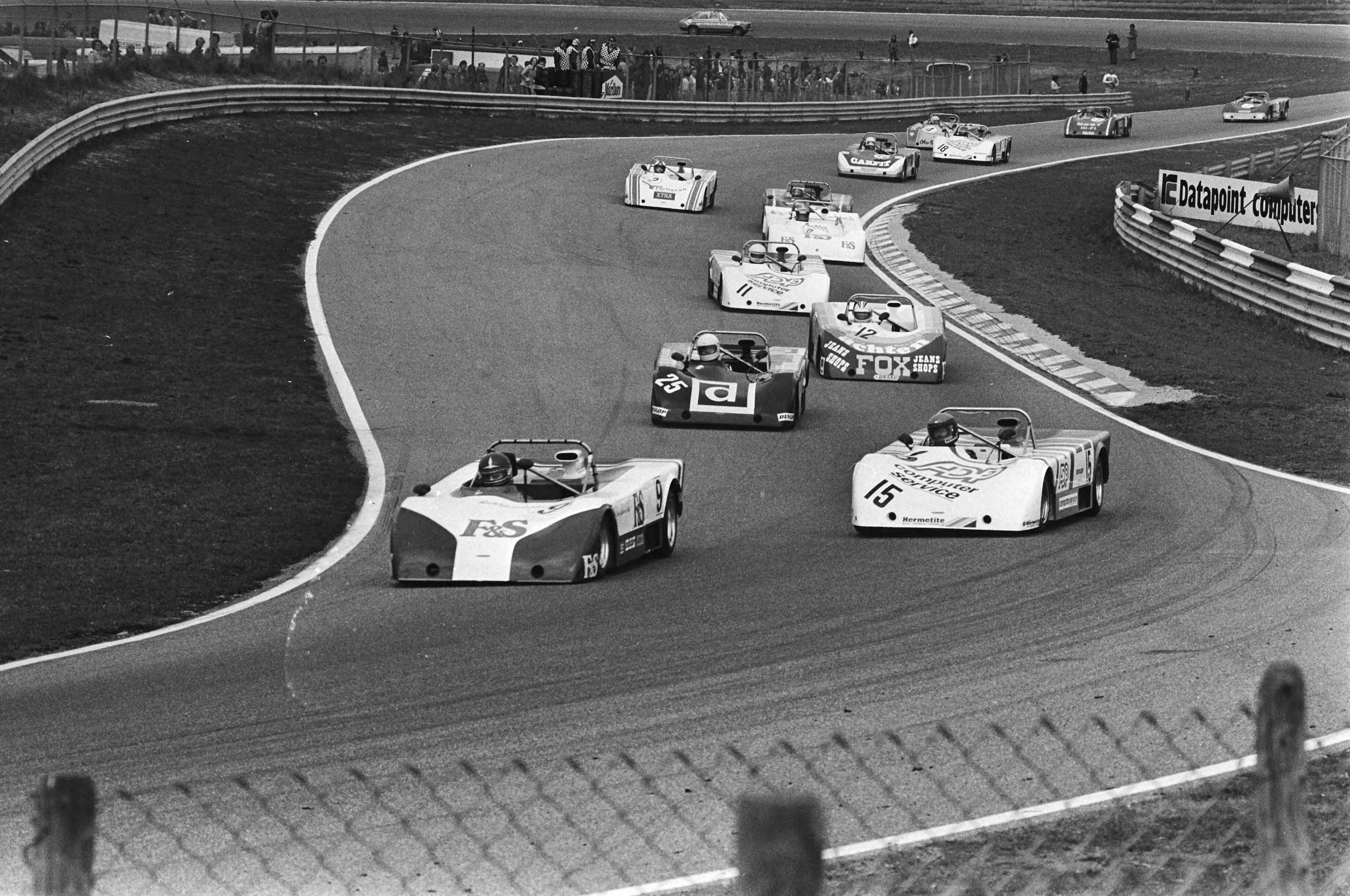 Fotocollectie Anefo — Paasraces Zandvoort; nieuwe klasse Formule Sports 2000 , nr. 9 : Ros de Giaxa de Salvi, de latere winnaar — Foto: Croes, Rob C. / Anefo. Licentie: Set B: Rechtenvrij / Publiek Domein. Bron: Nationaal Archief. http://hdl.handle.net/10648/acc8297c-d0b4-102d-bcf8-003048976d84
