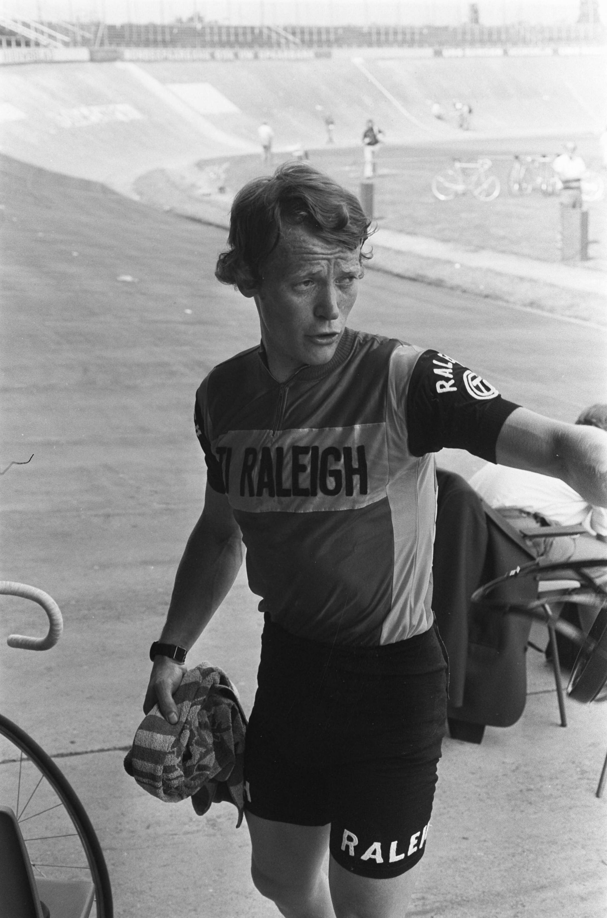 Nationale kampioenschappen baanwielrennen 1975 te Utrecht, tweede dag — Rene Pijnen — Foto: Verhoeff, Bert / Anefo. Licentie: Set B: Rechtenvrij / Publiek Domein. Bron: Nationaal Archief. http://hdl.handle.net/10648/ac6ead98-d0b4-102d-bcf8-003048976d84
