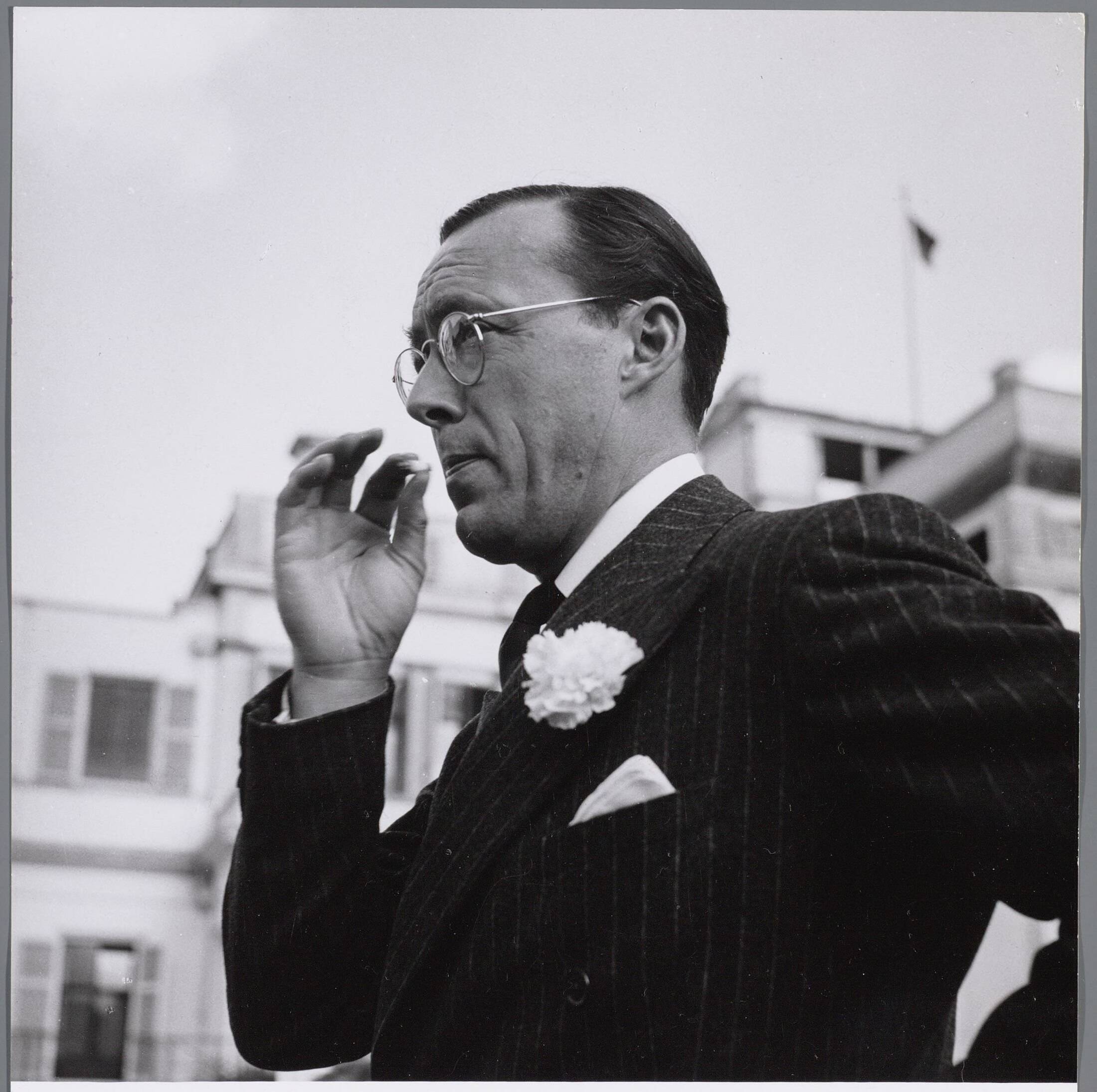 Fotocollectie RVD / Koninklijk Huis — Prins Bernhard — Foto: Onbekend / RVD. Licentie: Set B: Rechtenvrij / Publiek Domein. Bron: Nationaal Archief. http://hdl.handle.net/10648/afabac22-d0b4-102d-bcf8-003048976d84
