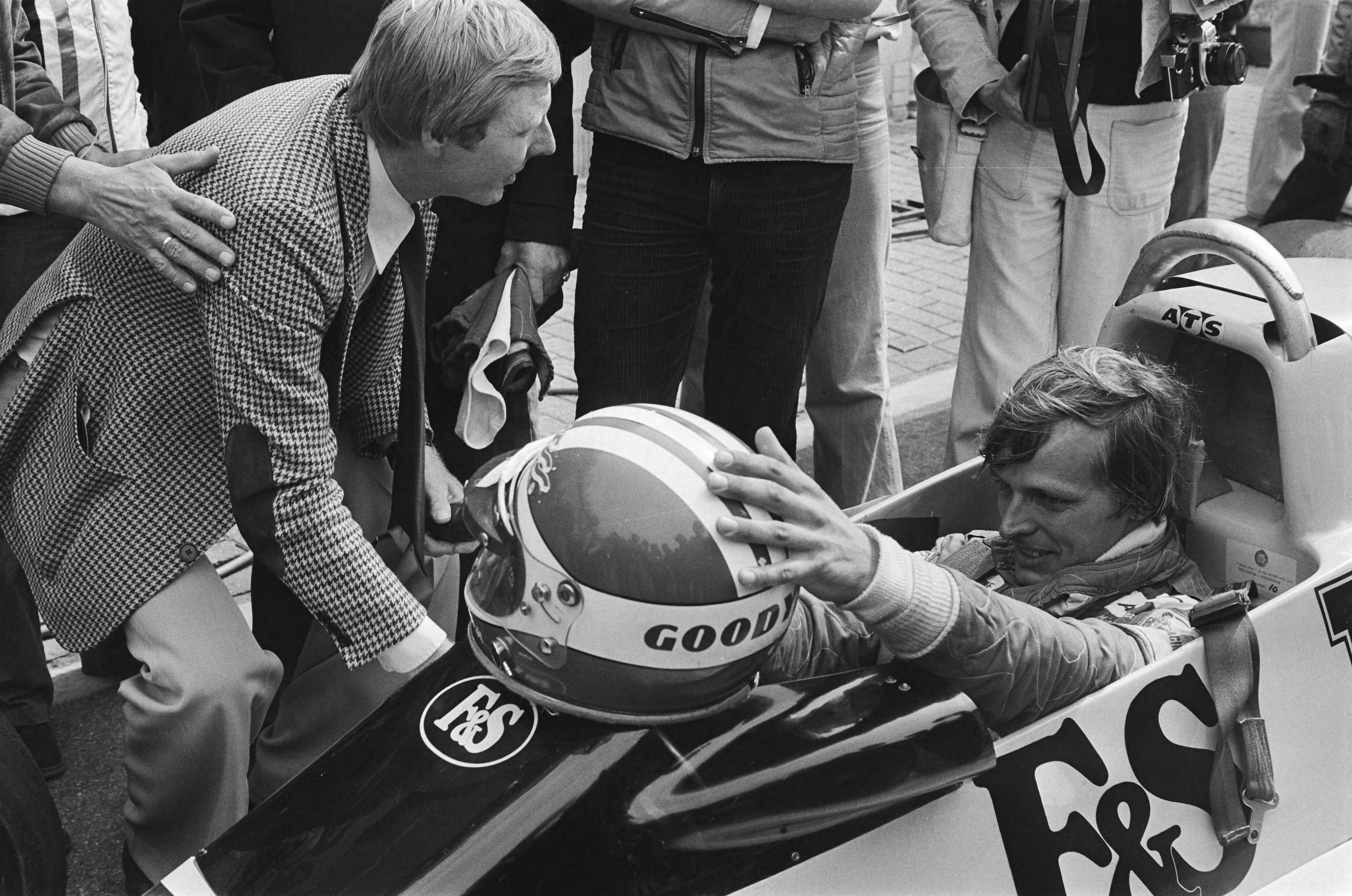 Fotocollectie Anefo — Training Grand Prix Zandvoort; Michel Bleekemolen — Foto: Suyk, Koen / Anefo. Licentie: Set B: Rechtenvrij / Publiek Domein. Bron: Nationaal Archief. http://hdl.handle.net/10648/acbab620-d0b4-102d-bcf8-003048976d84