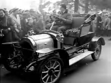 Fotocollectie Anefo — Traditie-rit van de Pionier Automobiel Club te Utrecht — Foto: Behrens, Herbert F. / Anefo. Licentie: Set B: Rechtenvrij / Publiek Domein. Bron: Nationaal Archief. http://hdl.handle.net/10648/a96c4fec-d0b4-102d-bcf8-003048976d84
