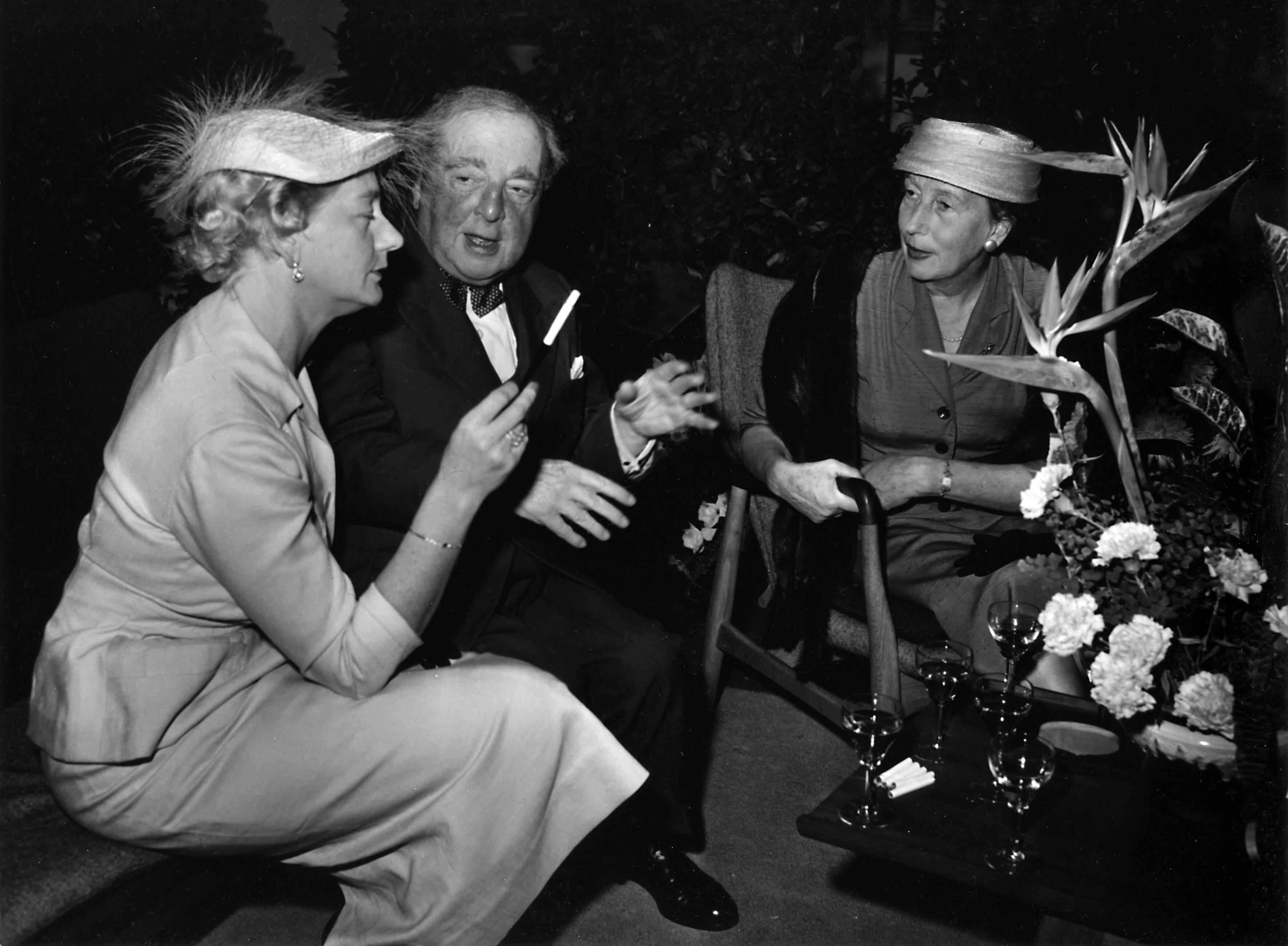 Collectie nader te bepalen — [50 jarig jubileum N.V. De Spaarnestad] [Receptie in Vleeshal te Haarlem?] of [Feestavond in het Concertgebouw] — Foto: Fotograaf Onbekend / Fotobureau onbekend / Spaarnestad Photo (05887). Licentie: Set B: Rechtenvrij / Publiek Domein. Bron: Nationaal Archief. http://hdl.handle.net/10648/35429da6-3a96-a382-e063-6df0900a6686