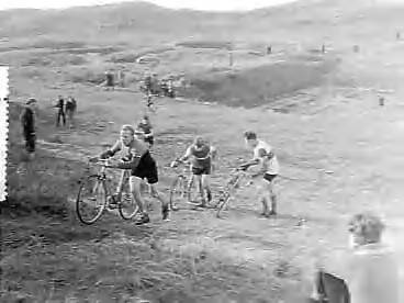 Fotocollectie Anefo — Cyclecross Zandvoort. Winnaar Manus Brinkman — Foto: Pot, Harry / Anefo. Licentie: Set B: Rechtenvrij / Publiek Domein. Bron: Nationaal Archief. http://hdl.handle.net/10648/a95682c0-d0b4-102d-bcf8-003048976d84