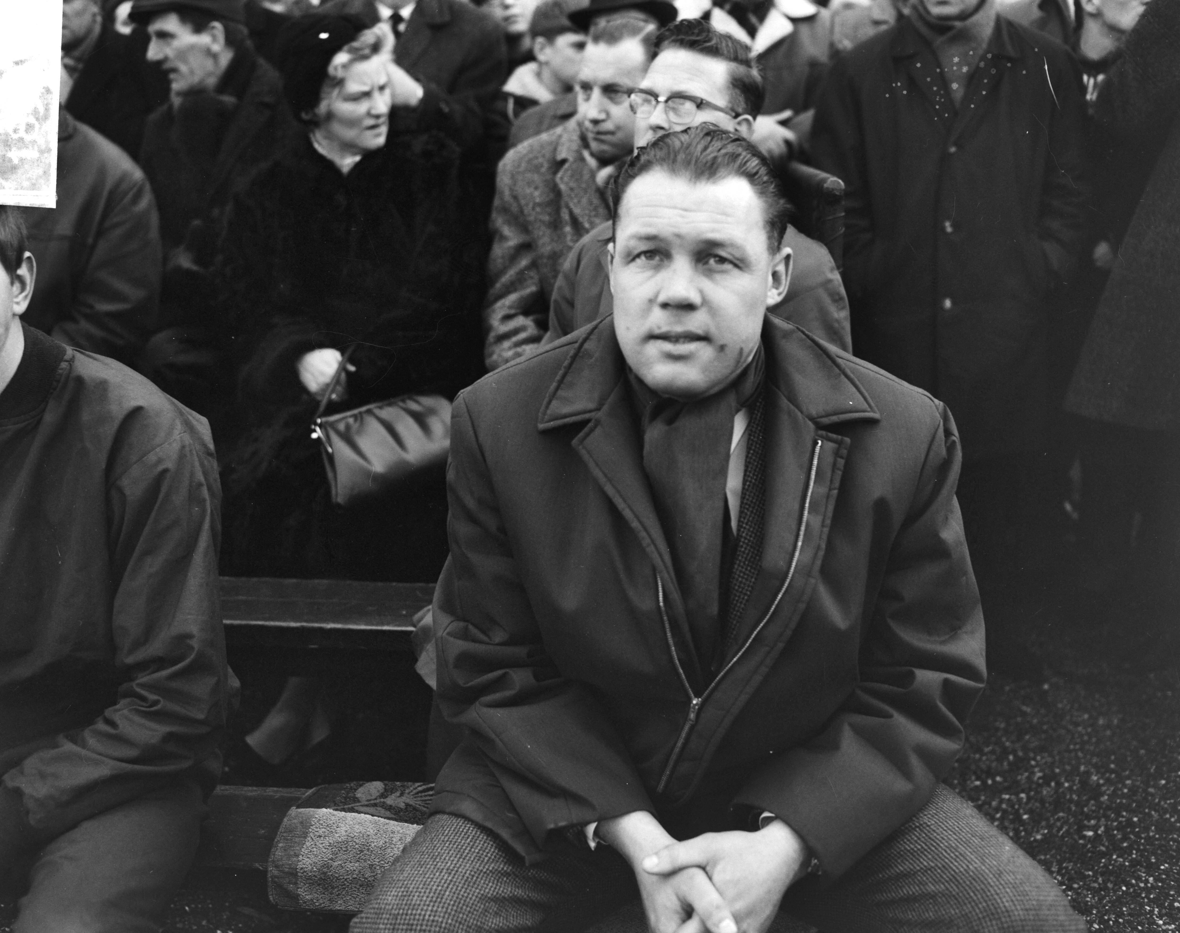 Fotocollectie Anefo — Voetbal. ADO - Ajax 2-3. Trainer Rinus Michels van Ajax — Foto: Bilsen, Joop van / Anefo. Licentie: Set B: Rechtenvrij / Publiek Domein. Bron: Nationaal Archief. http://hdl.handle.net/10648/aad01166-d0b4-102d-bcf8-003048976d84