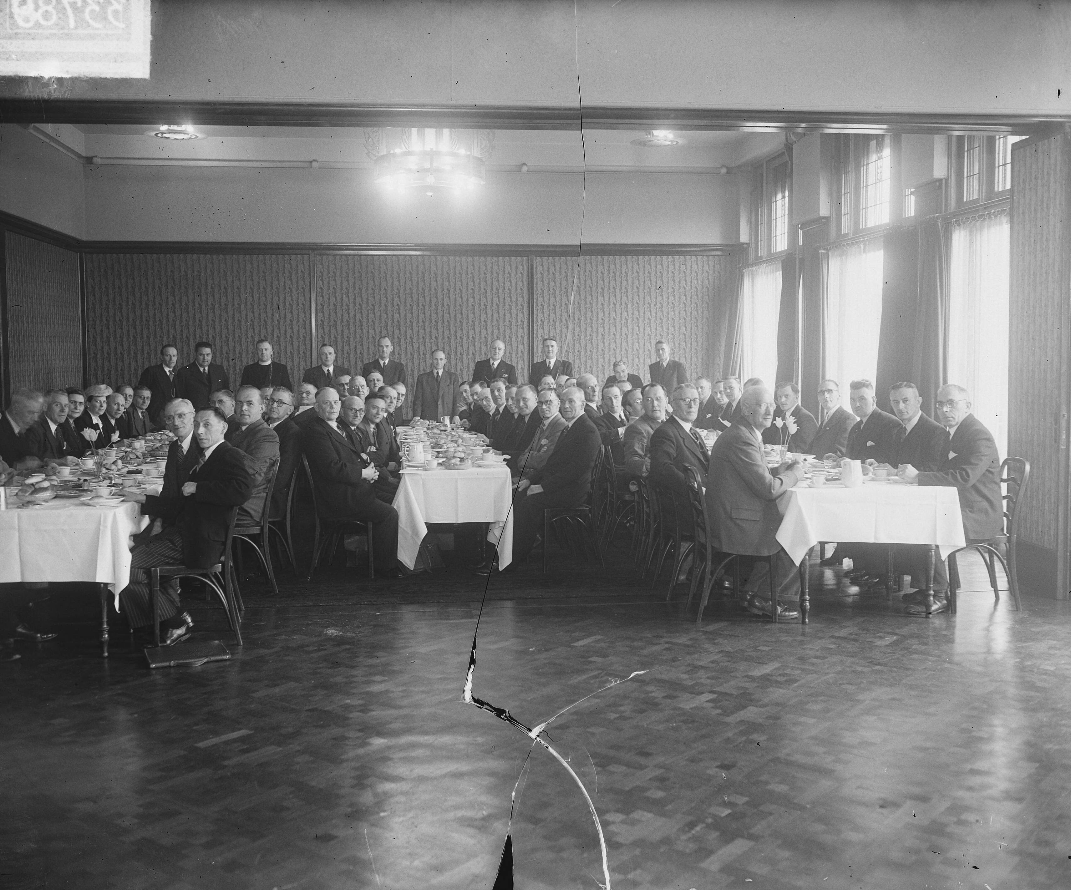 Fotocollectie Anefo — R. K. Winkeliersbond congres Haarlem — Foto: Oorschot, […] van / Anefo. Licentie: Set B: Rechtenvrij / Publiek Domein. Bron: Nationaal Archief. http://hdl.handle.net/10648/a8c7c90e-d0b4-102d-bcf8-003048976d84