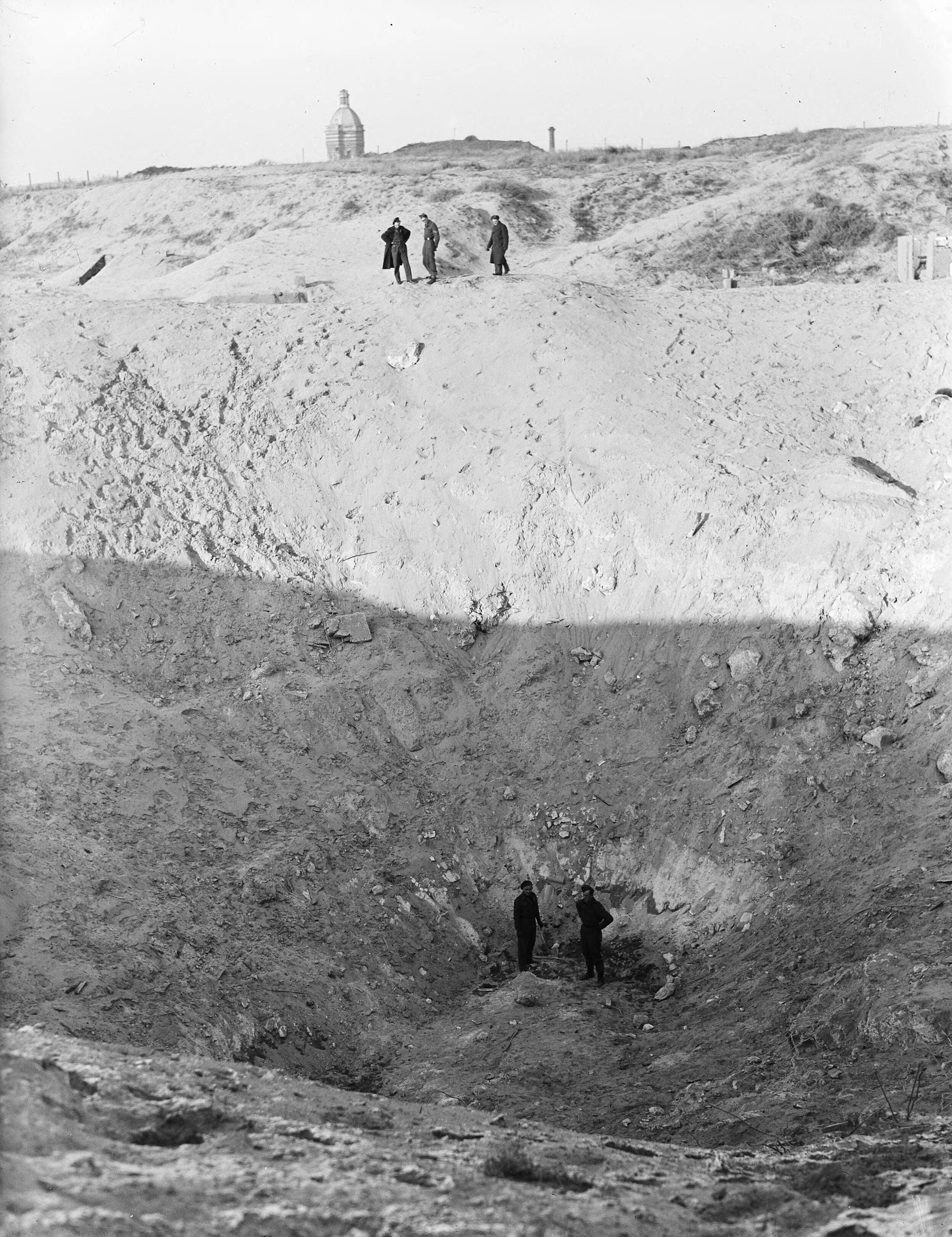 Fotocollectie Anefo — Explosie in Den Haag — Foto: Meijer, T.A. / Anefo. Licentie: Set B: Rechtenvrij / Publiek Domein. Bron: Nationaal Archief. http://hdl.handle.net/10648/a892a08a-d0b4-102d-bcf8-003048976d84