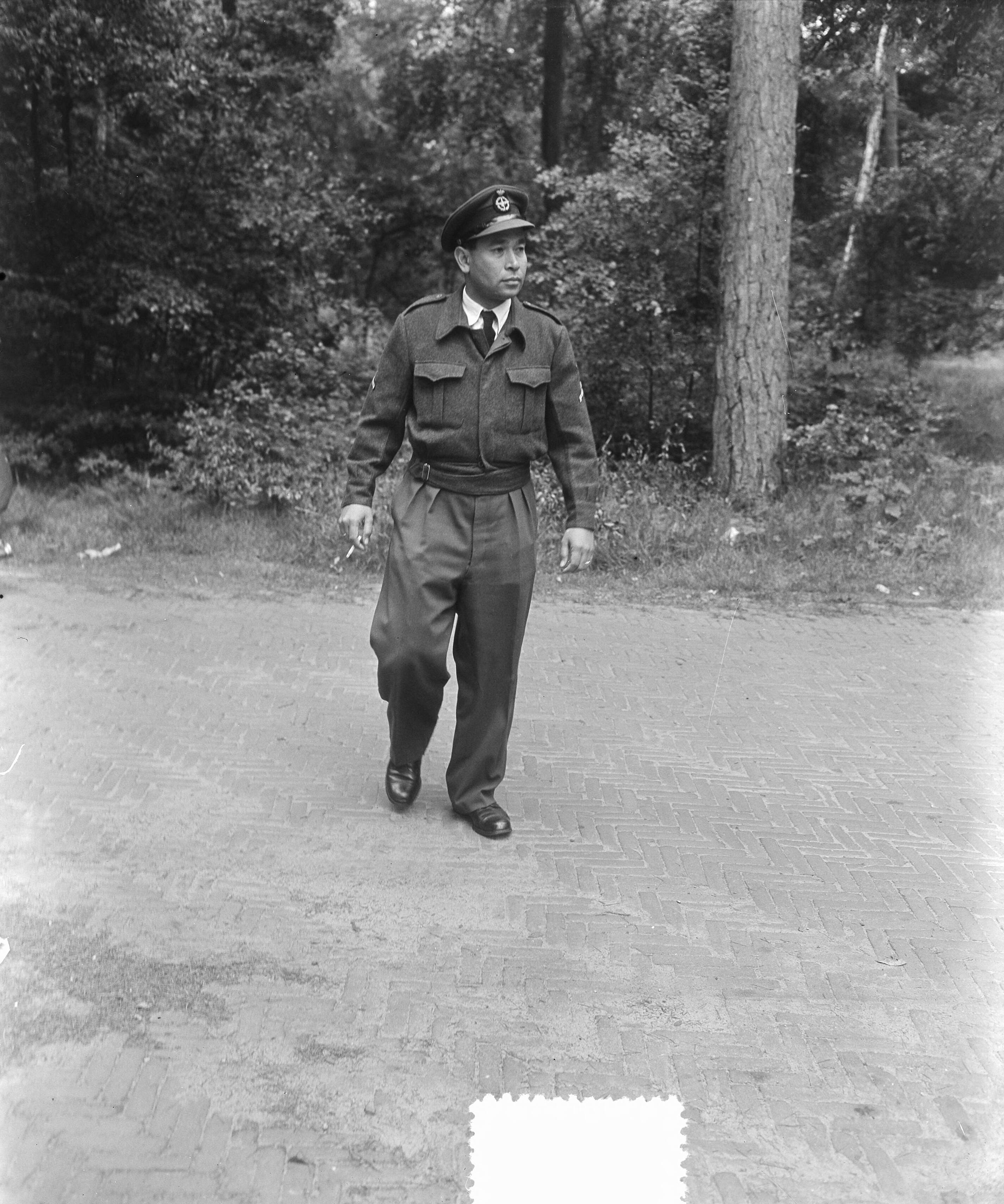 Fotocollectie Anefo — Sergeant Molemans — Foto: Pot, Harry / Anefo. Licentie: Set B: Rechtenvrij / Publiek Domein. Bron: Nationaal Archief. http://hdl.handle.net/10648/a90f07d8-d0b4-102d-bcf8-003048976d84