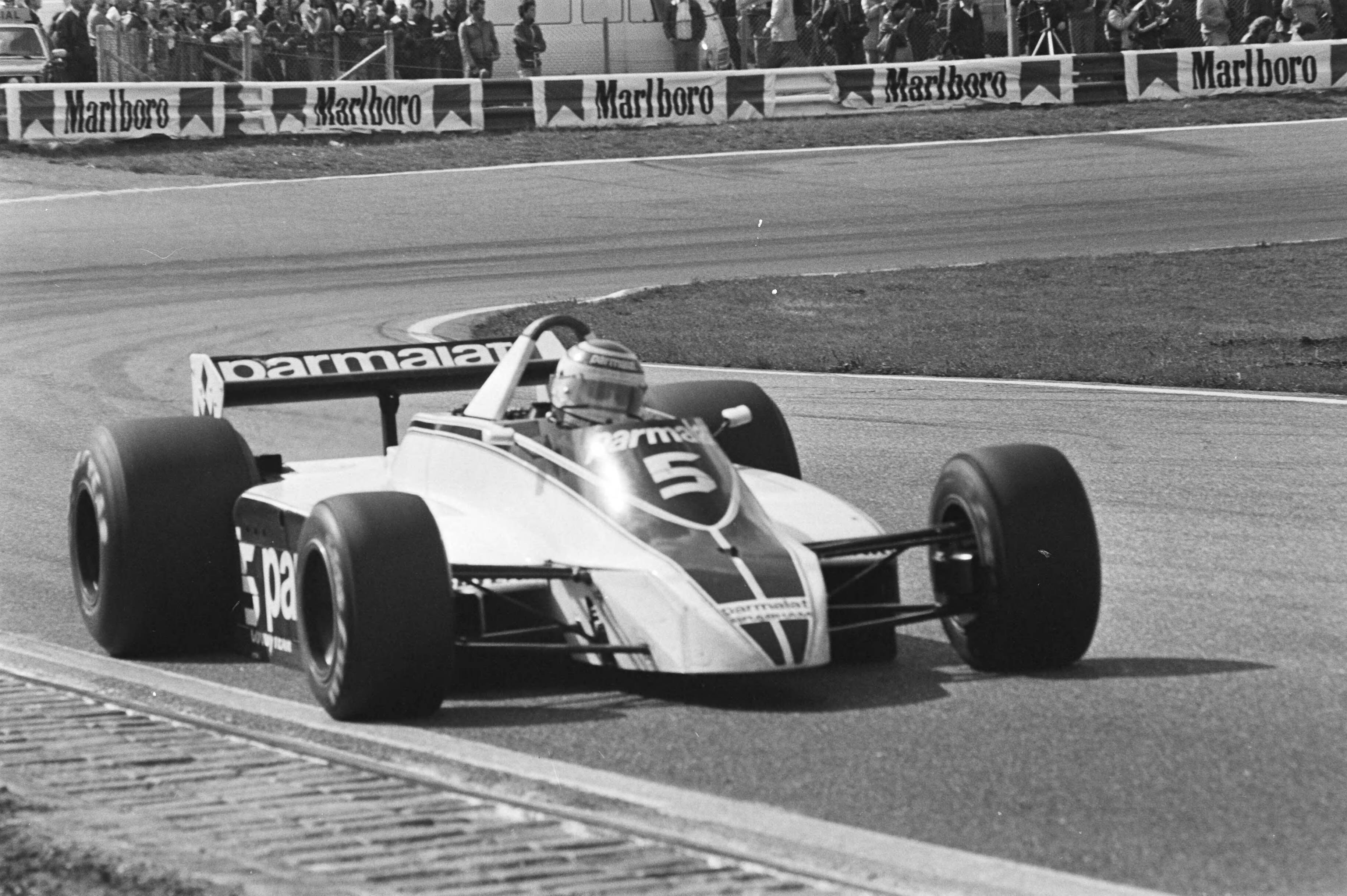 Grand Prix Zandvoort — Winnaar Nelson Piquet in aktie — Foto: Pereira, Fernando / Anefo. Licentie: Set B: Rechtenvrij / Publiek Domein. Bron: Nationaal Archief. http://hdl.handle.net/10648/ace6add4-d0b4-102d-bcf8-003048976d84