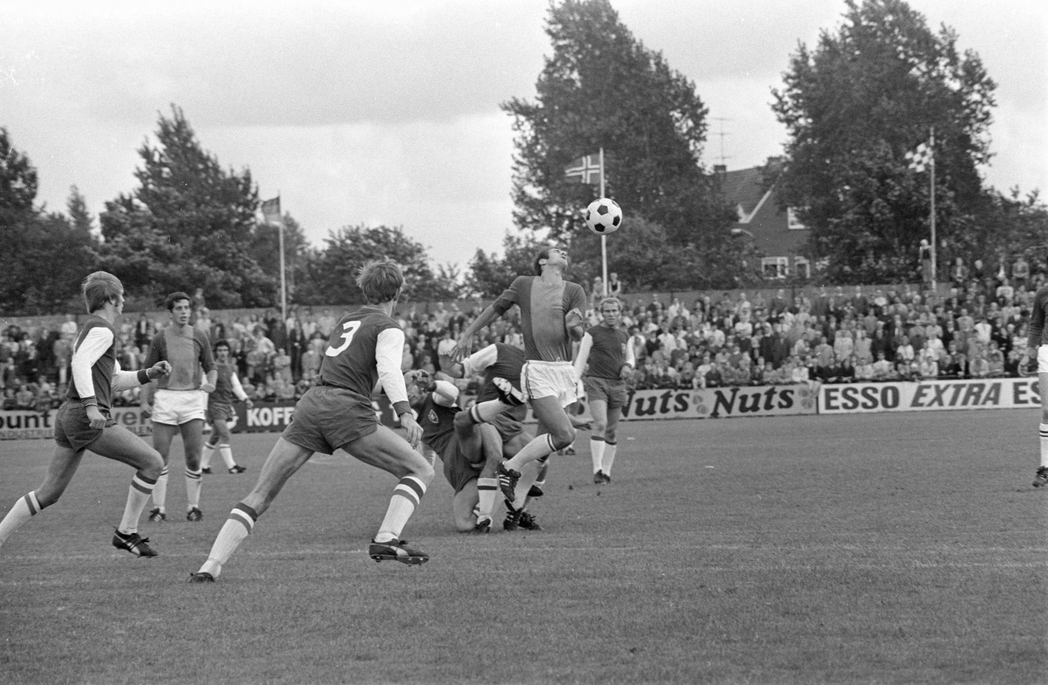 Fotocollectie Anefo — Haarlem tegen ADO 0-2 — Foto: Mieremet, Rob / Anefo. Licentie: Set B: Rechtenvrij / Publiek Domein. Bron: Nationaal Archief. http://hdl.handle.net/10648/aba31ce6-d0b4-102d-bcf8-003048976d84