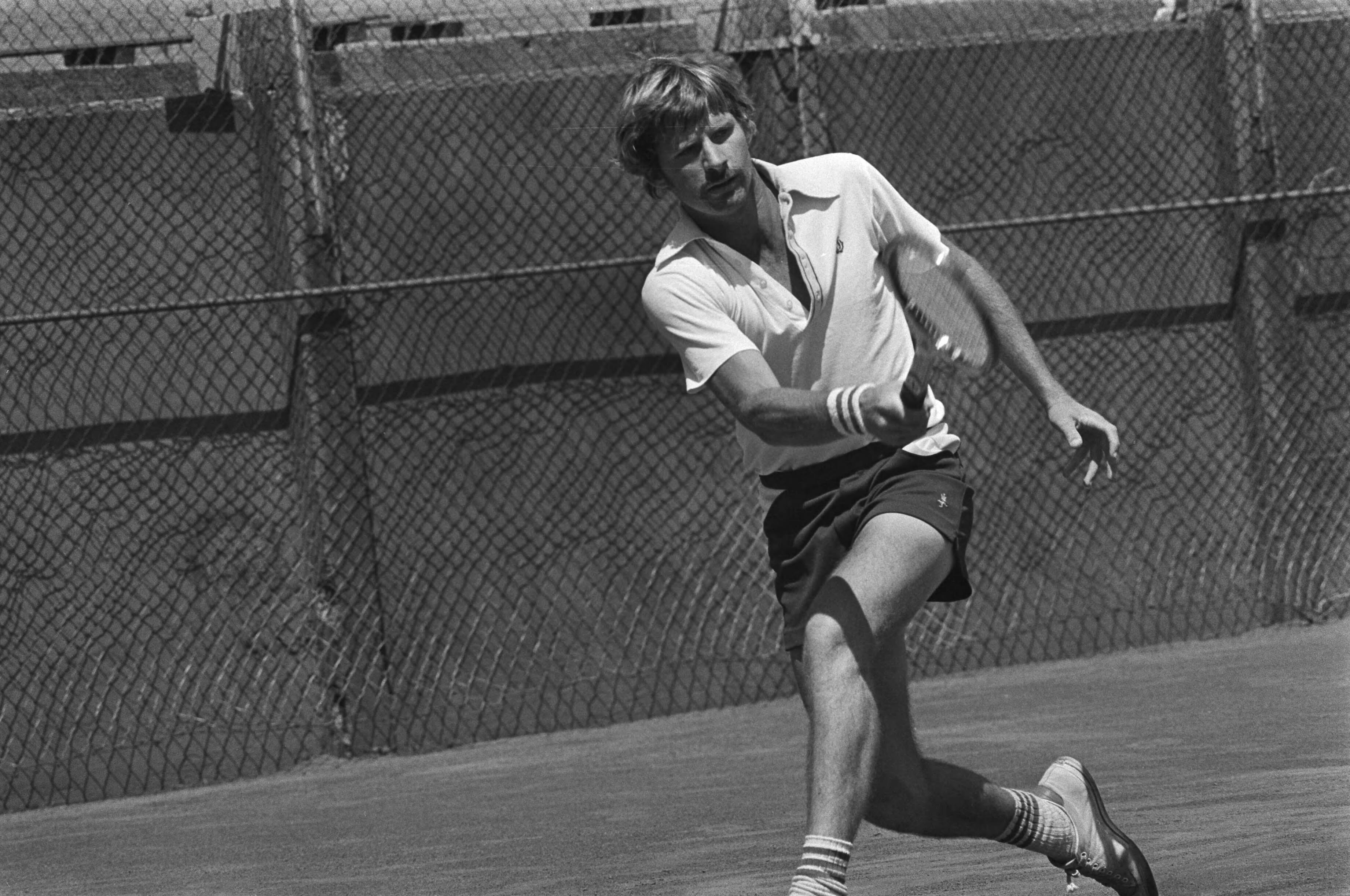 Fotocollectie Anefo — Tennis op Metz-banen, Scheveningen, Laudin in aktie — Foto: Mieremet, Rob / Anefo. Licentie: Set B: Rechtenvrij / Publiek Domein. Bron: Nationaal Archief. http://hdl.handle.net/10648/ac87bd42-d0b4-102d-bcf8-003048976d84