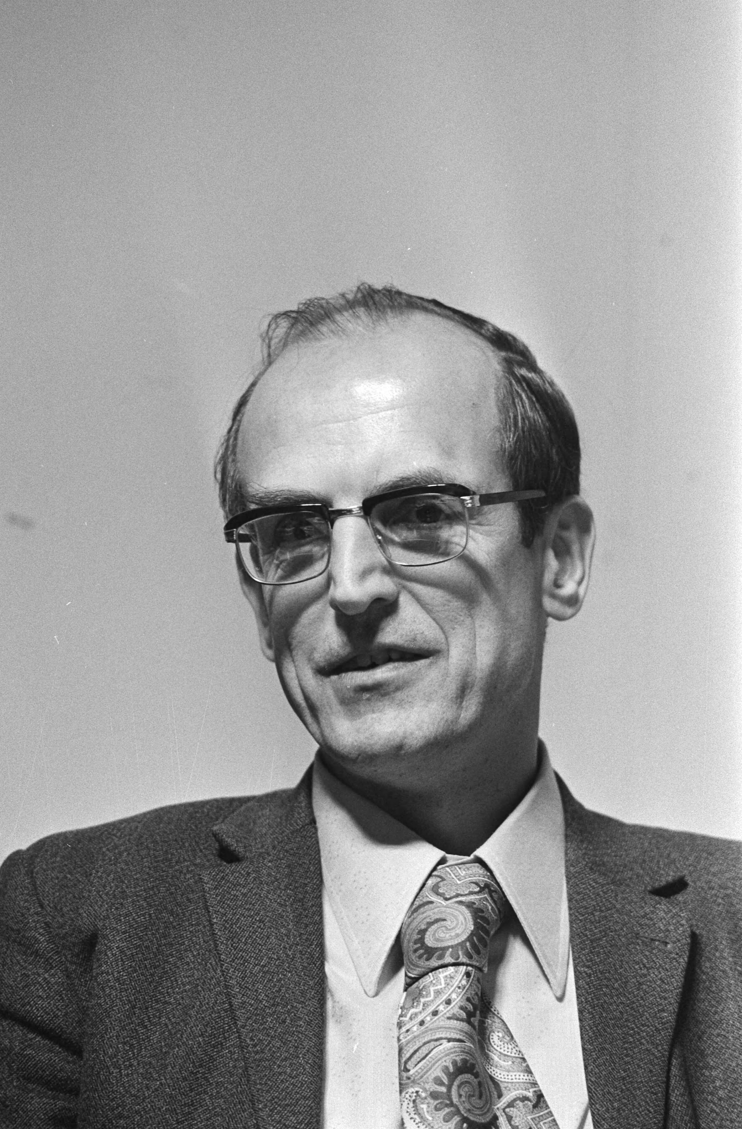 Bijeenkomst van de lijsttrekkers in de NOS-studio te Hilversum — Drees jr. (DS'70) — Foto: Fotograaf Onbekend / Anefo. Licentie: Set B: Rechtenvrij / Publiek Domein. Bron: Nationaal Archief. http://hdl.handle.net/10648/abbd3892-d0b4-102d-bcf8-003048976d84