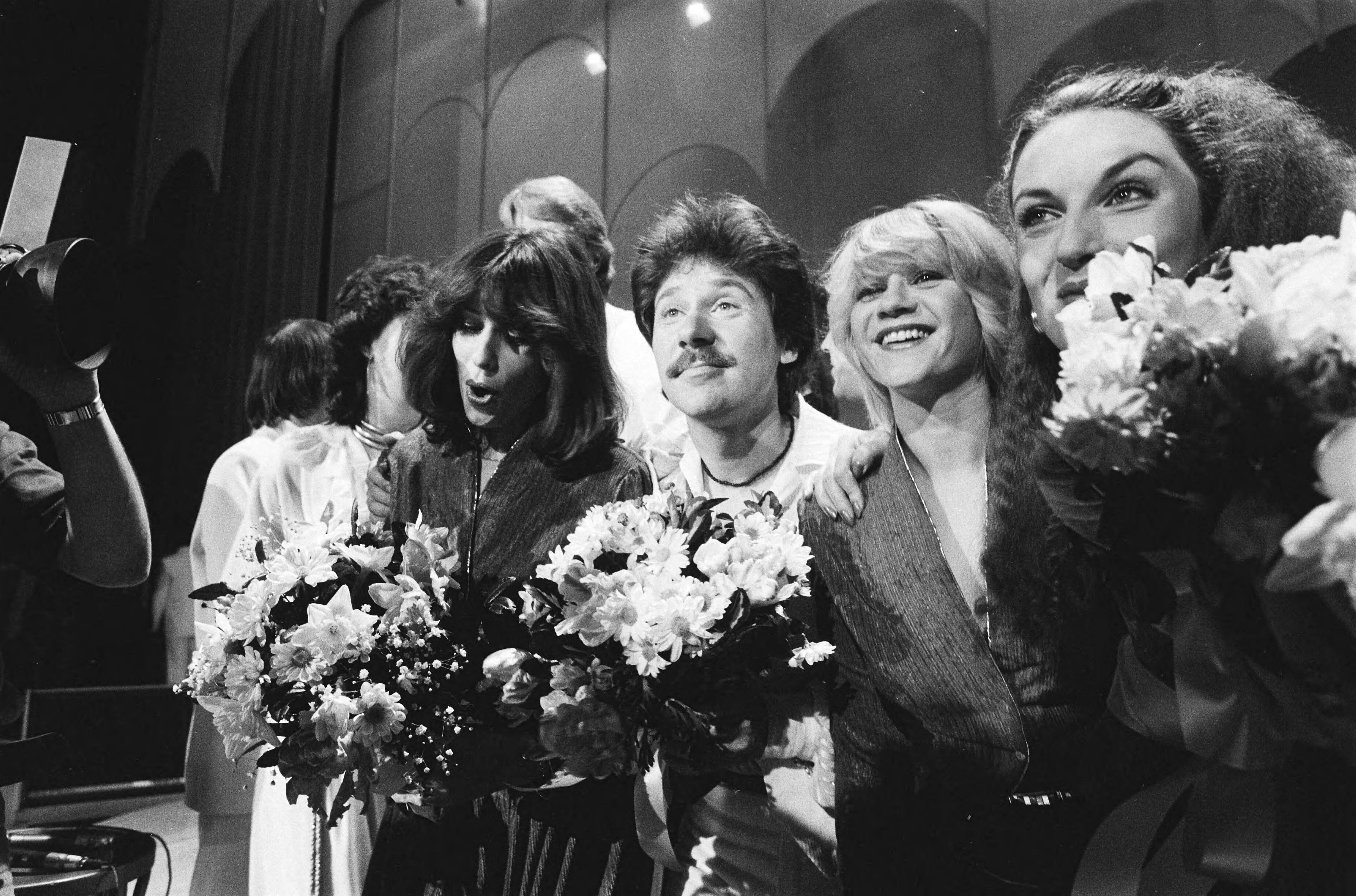 Fotocollectie Anefo — Nationale finale Eurovisie Songfestival in Circustheater in Scheveningen. Winnaar Bill van Dijk met het liedje "Jij en ik" — Foto: Dijk, Hans van / Anefo. Licentie: Set B: Rechtenvrij / Publiek Domein. Bron: Nationaal Archief. http://hdl.handle.net/10648/ad10f922-d0b4-102d-bcf8-003048976d84