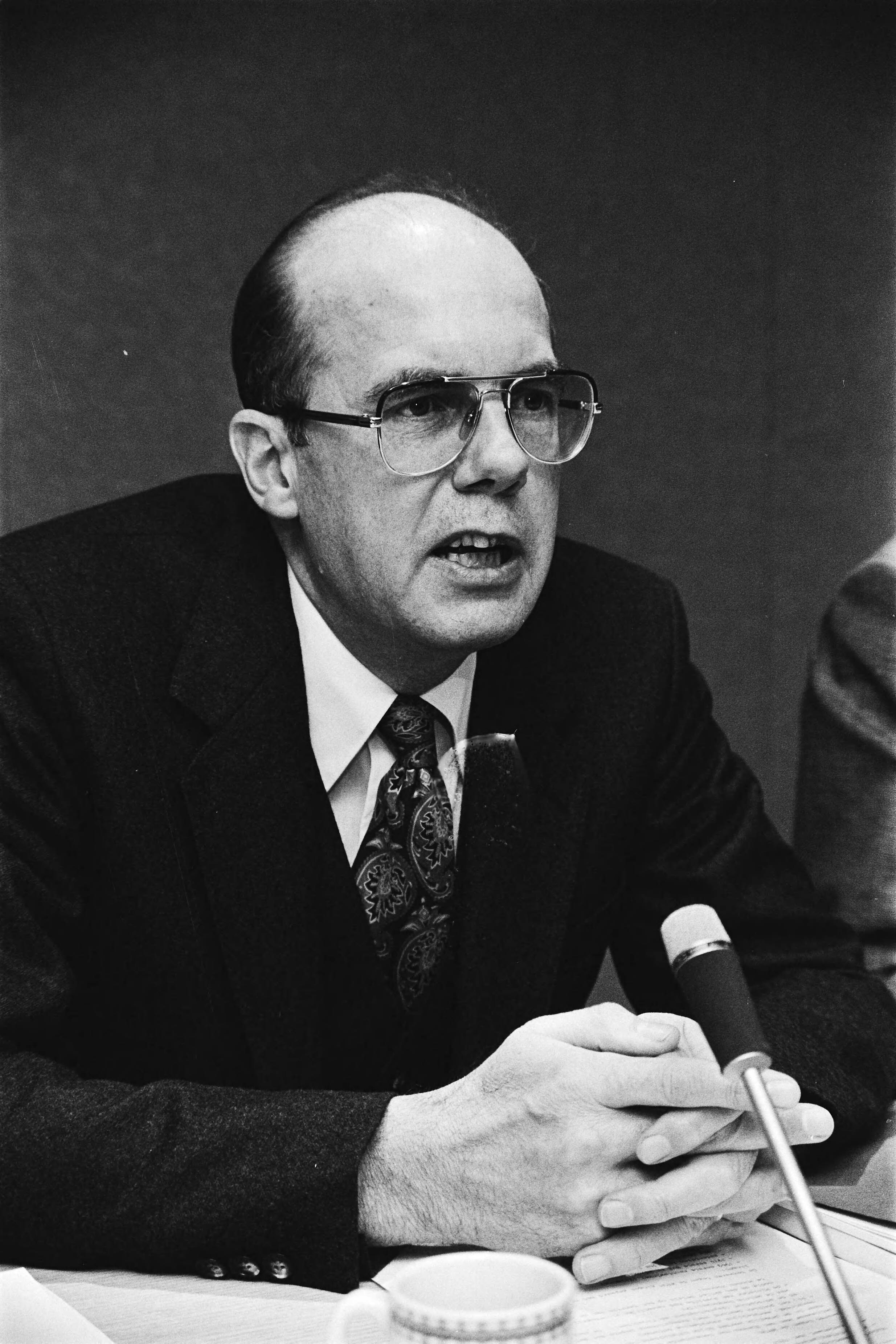 Fotocollectie Anefo — Presentatie voorontwerp van de Wet op de Rechtshulp te Den Haag ; mr. de Ruiter (kop) — Foto: Dijk, Hans van / Anefo. Licentie: Set B: Rechtenvrij / Publiek Domein. Bron: Nationaal Archief. http://hdl.handle.net/10648/acd96e80-d0b4-102d-bcf8-003048976d84