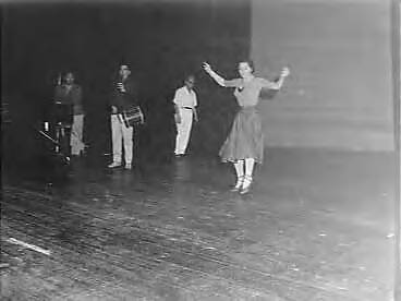 Fotocollectie Anefo — Repetitie Spaanse danseres Mariemma in de Kurzaal te Scheveningen — Foto: Behrens, Herbert F. / Anefo. Licentie: Set B: Rechtenvrij / Publiek Domein. Bron: Nationaal Archief. http://hdl.handle.net/10648/a981c2f0-d0b4-102d-bcf8-003048976d84