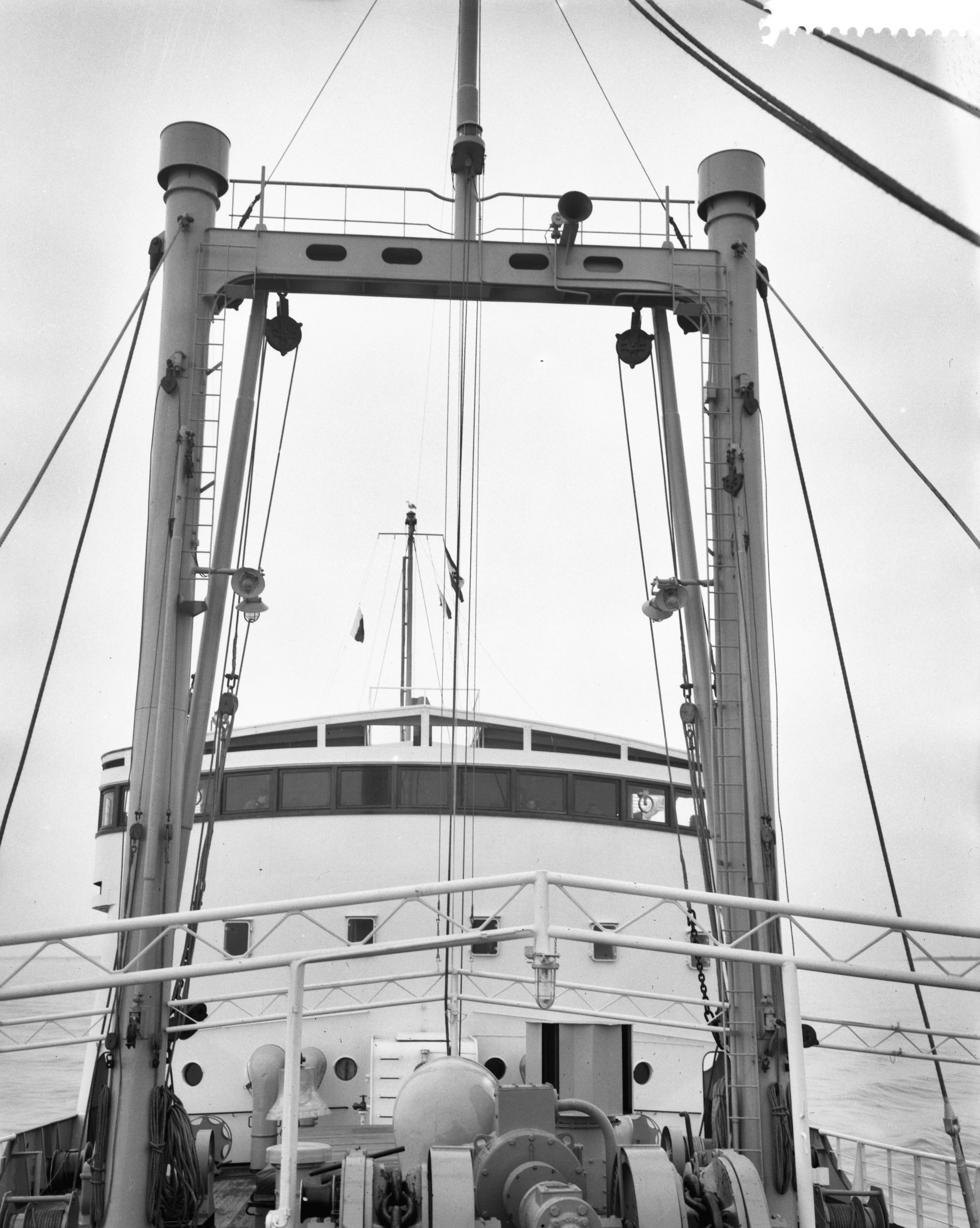 Fotocollectie Anefo — Proefvaart bij de Zaanlandse Scheepsbouw Maatschappij — Foto: Rossem, Wim van / Anefo. Licentie: Set B: Rechtenvrij / Publiek Domein. Bron: Nationaal Archief. http://hdl.handle.net/10648/a9ad948e-d0b4-102d-bcf8-003048976d84