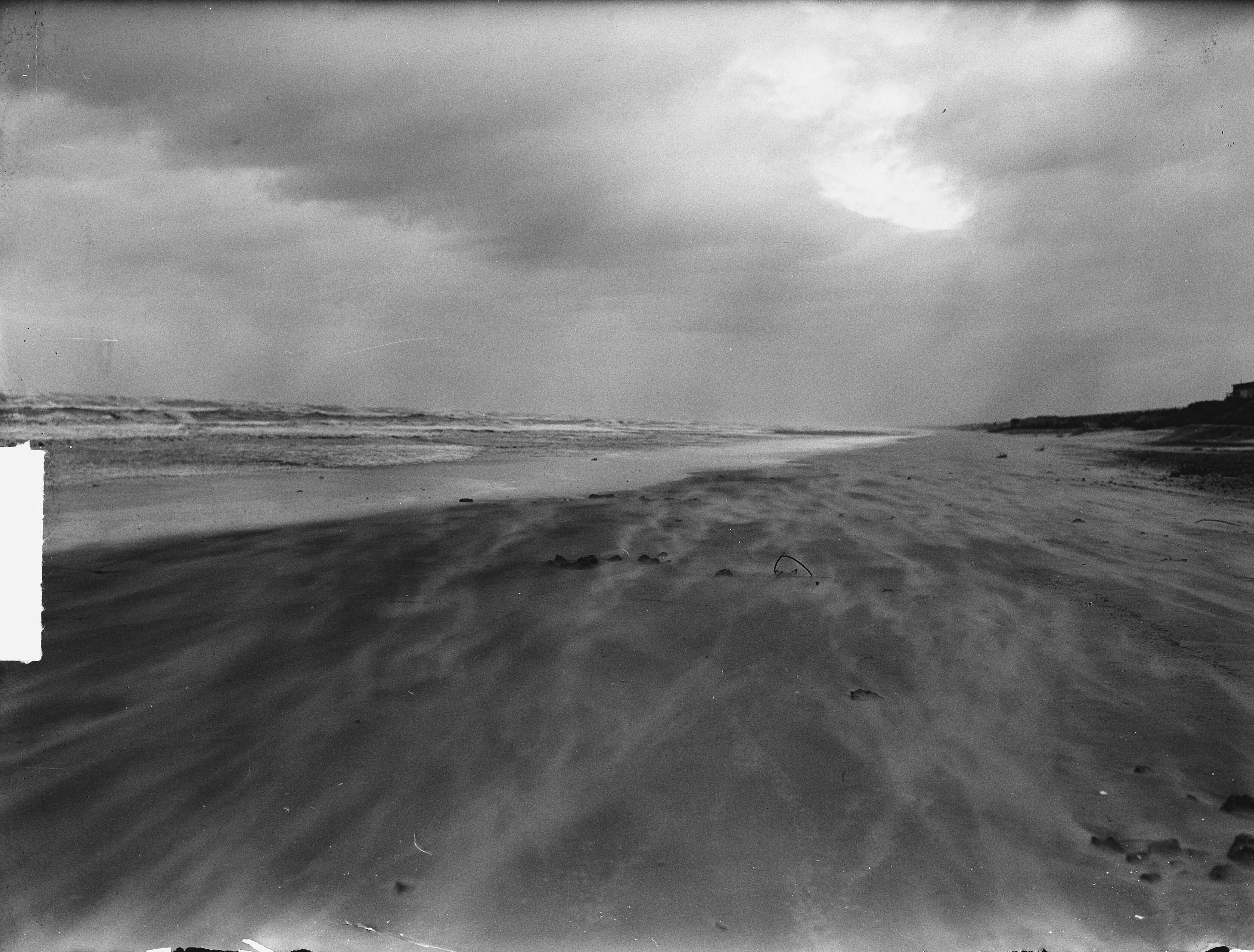 Fotocollectie Anefo — Storm aan de kust in Zandvoort — Foto: Pot, Harry / Anefo. Licentie: Set B: Rechtenvrij / Publiek Domein. Bron: Nationaal Archief. http://hdl.handle.net/10648/a8e74ba8-d0b4-102d-bcf8-003048976d84