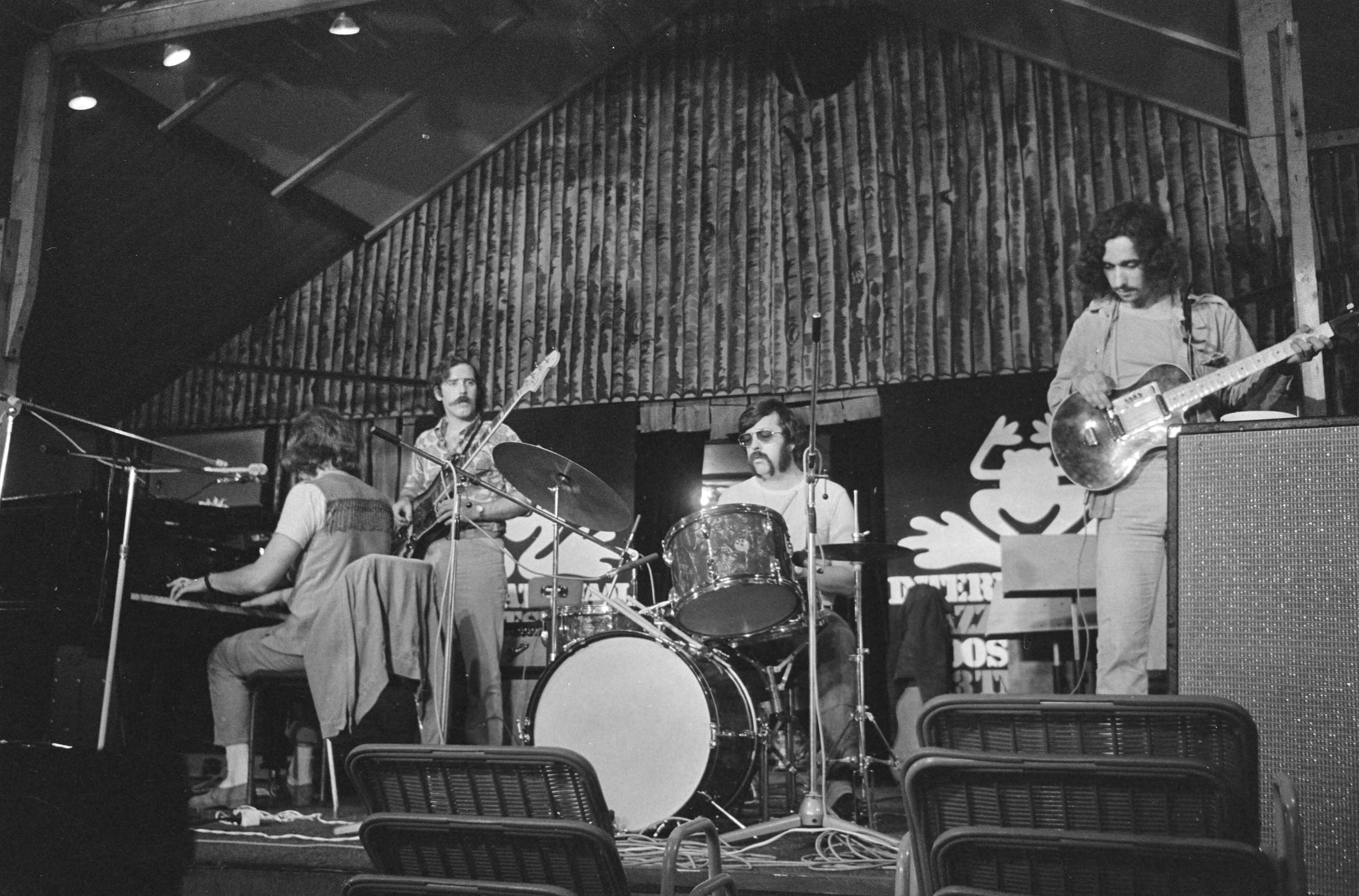 Fotocollectie Anefo — Finale Internationaal Jazz Festival Loosdrecht, winnend kwartet "Jurre Haanstra Kwartet" in actie — Foto: Punt, W. / Anefo. Licentie: Set B: Rechtenvrij / Publiek Domein. Bron: Nationaal Archief. http://hdl.handle.net/10648/abc921f2-d0b4-102d-bcf8-003048976d84