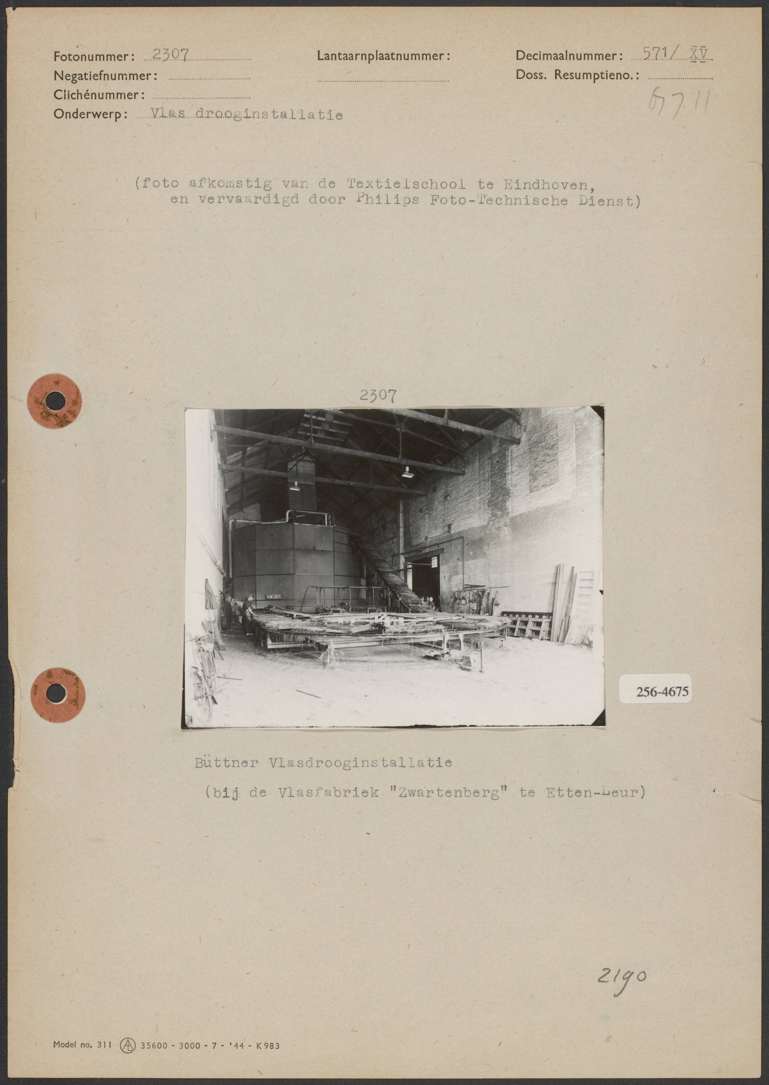 Vlasbewerking — Vlasbewerking; Büttner vlasdrooginstallatie bij vlasfabriek Zwartenberg te Etten-Leur — Foto: Onbekend / Publiek Domein of Rechtenvrij. Licentie: Set B: Rechtenvrij / Publiek Domein. Bron: Nationaal Archief. http://hdl.handle.net/10648/b06bc566-d0b4-102d-bcf8-003048976d84
