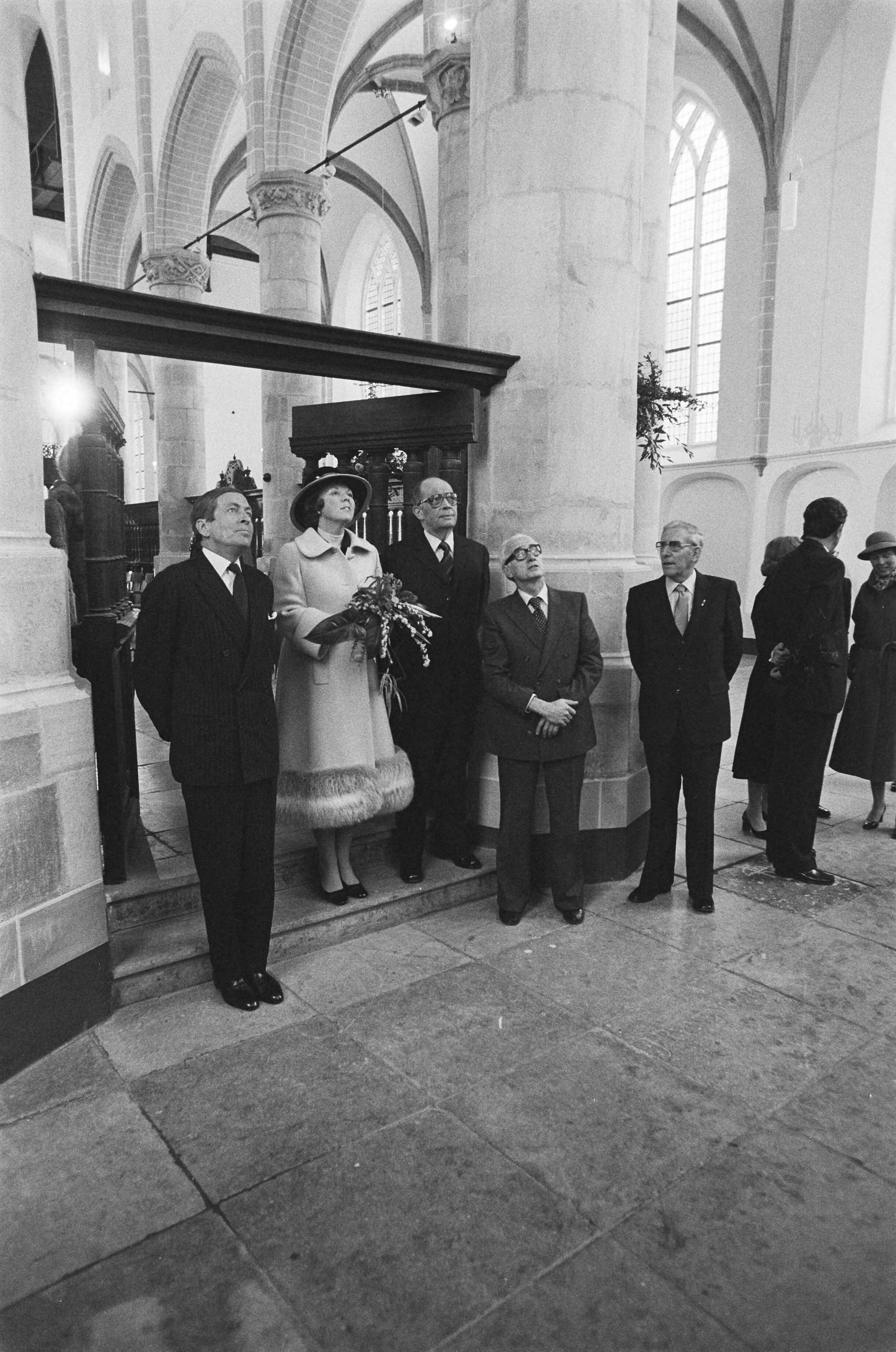 Fotocollectie Anefo — Prinses Bearix en Prins Claus wonen officiele opening bij van de gerestaureerde Grote Kerk te Naarden — Foto: Croes, Rob C. / Anefo. Licentie: Set B: Rechtenvrij / Publiek Domein. Bron: Nationaal Archief. http://hdl.handle.net/10648/acc09068-d0b4-102d-bcf8-003048976d84