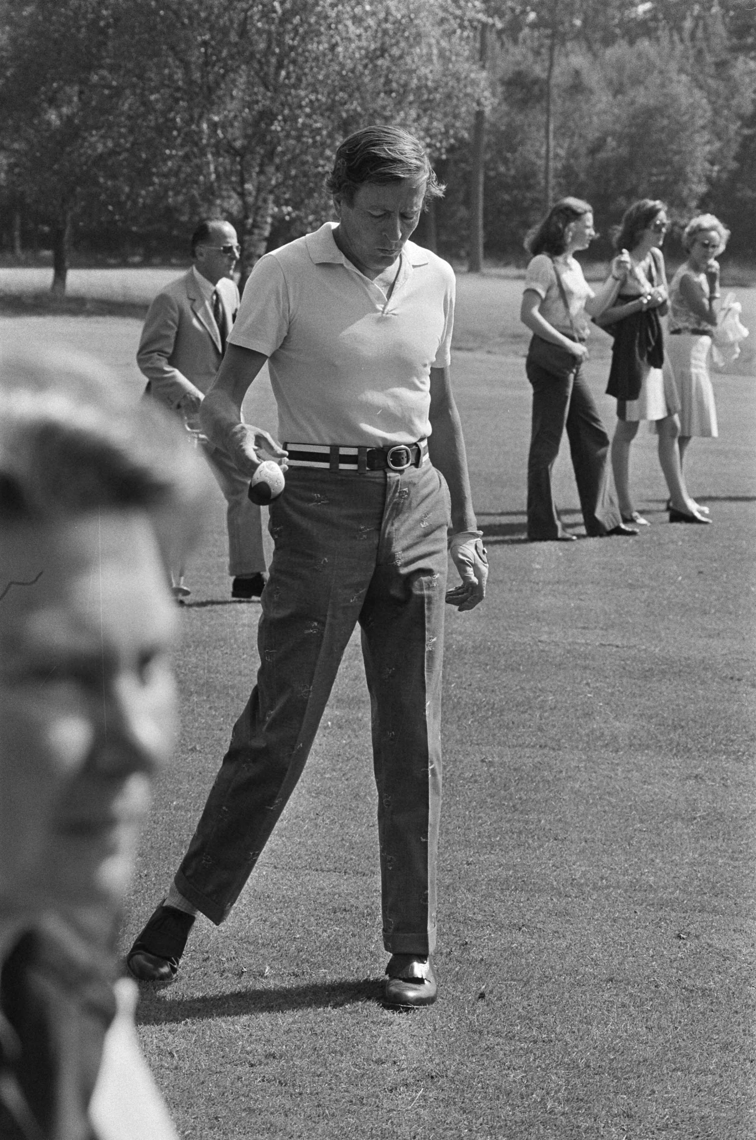 Fotocollectie Anefo — Prins Claus tijdens American Express Pro Am Golftoernooi in Hilversum — Foto: Verhoeff, Bert / Anefo. Licentie: Set B: Rechtenvrij / Publiek Domein. Bron: Nationaal Archief. http://hdl.handle.net/10648/ac524176-d0b4-102d-bcf8-003048976d84