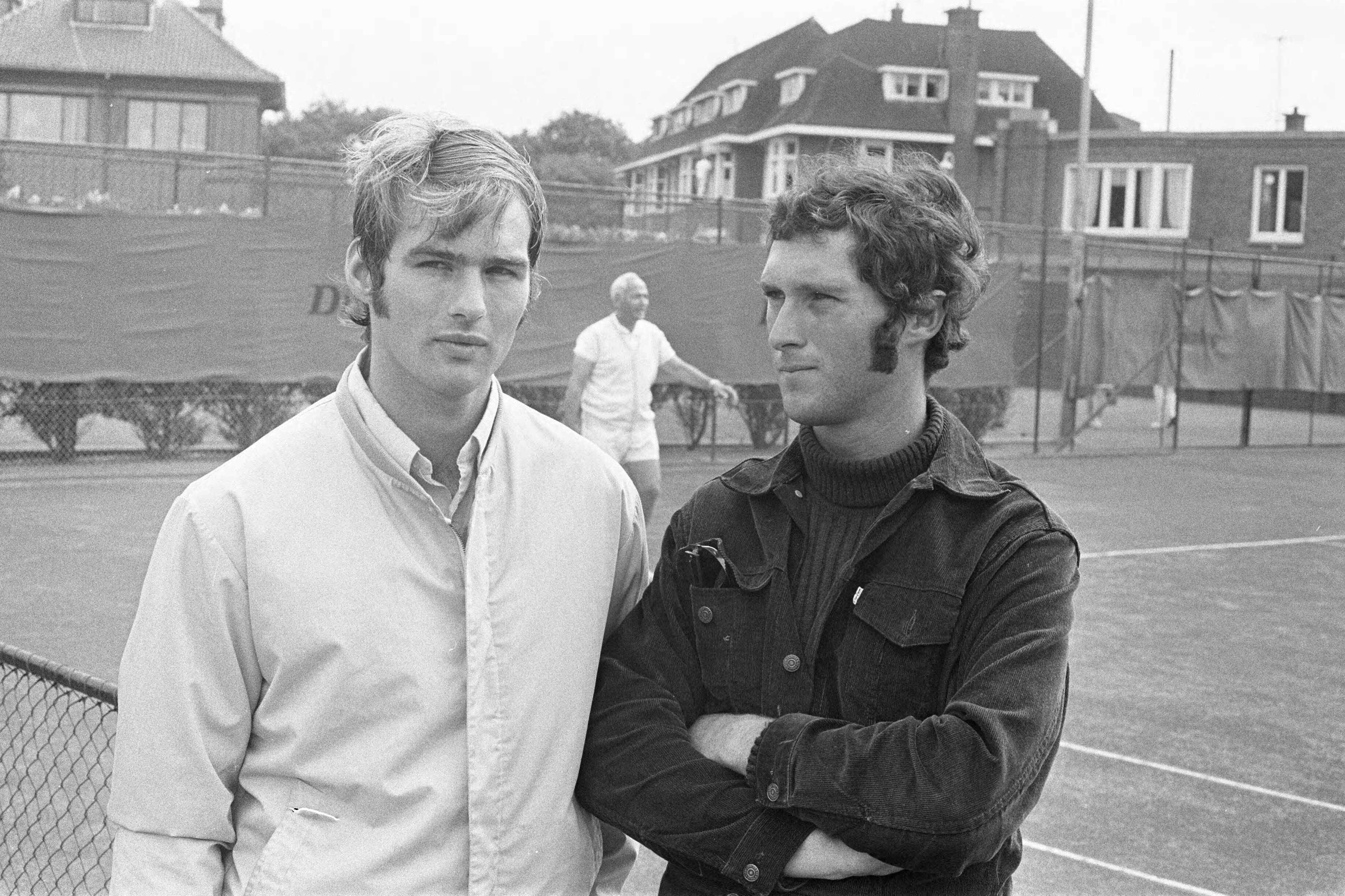 Fotocollectie Anefo — Nederlandse tenniskampioenschappen Scheveningen — Foto: Verhoeff, Bert / Anefo. Licentie: Set B: Rechtenvrij / Publiek Domein. Bron: Nationaal Archief. http://hdl.handle.net/10648/abc94aa6-d0b4-102d-bcf8-003048976d84