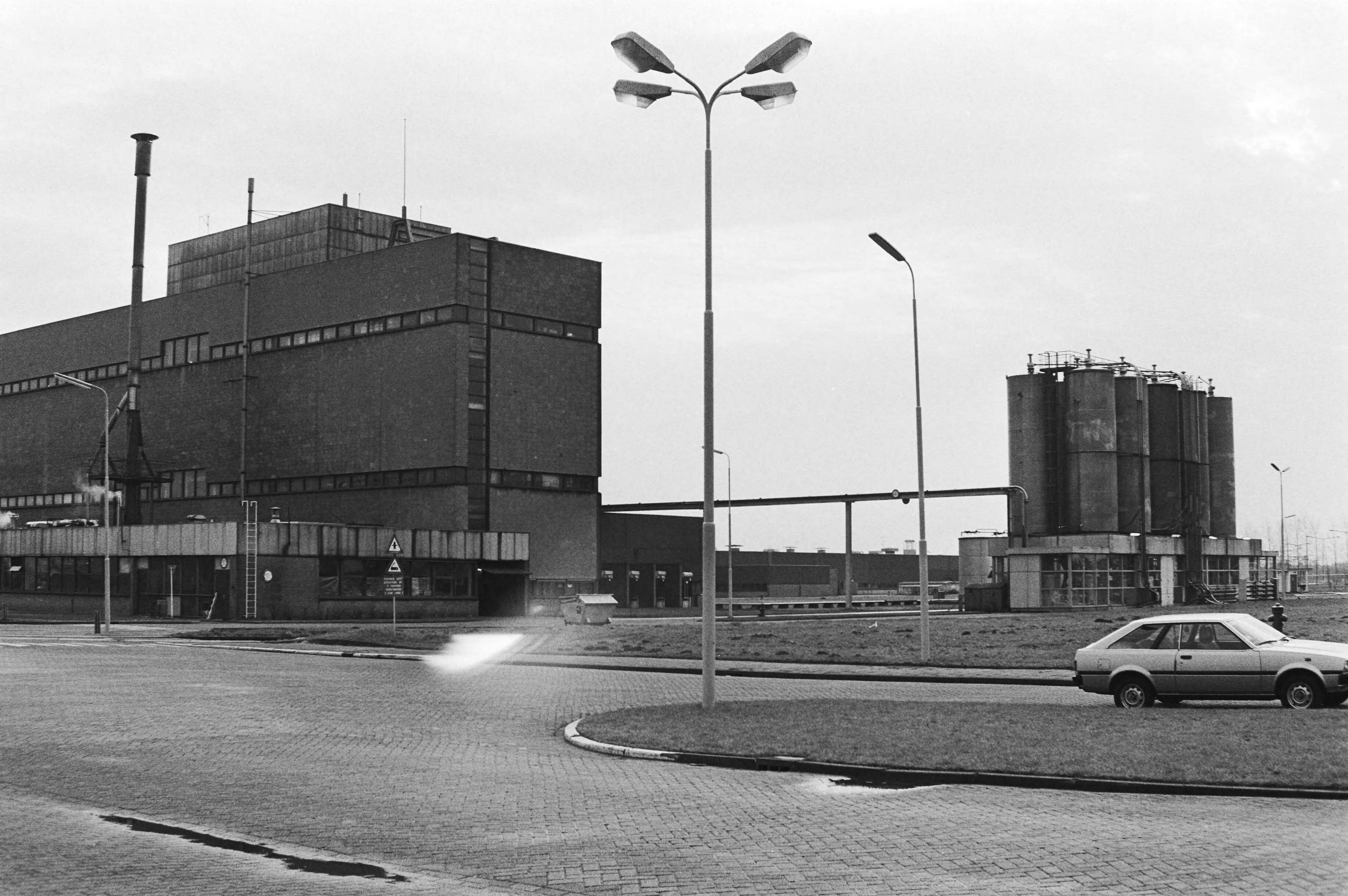 Bredase vestiging van Enka-kunstvezel concern gaat sluiten — De Enka-fabriek in Breda — Foto: Dijk, Hans van / Anefo. Licentie: Set B: Rechtenvrij / Publiek Domein. Bron: Nationaal Archief. http://hdl.handle.net/10648/acf2f3fa-d0b4-102d-bcf8-003048976d84