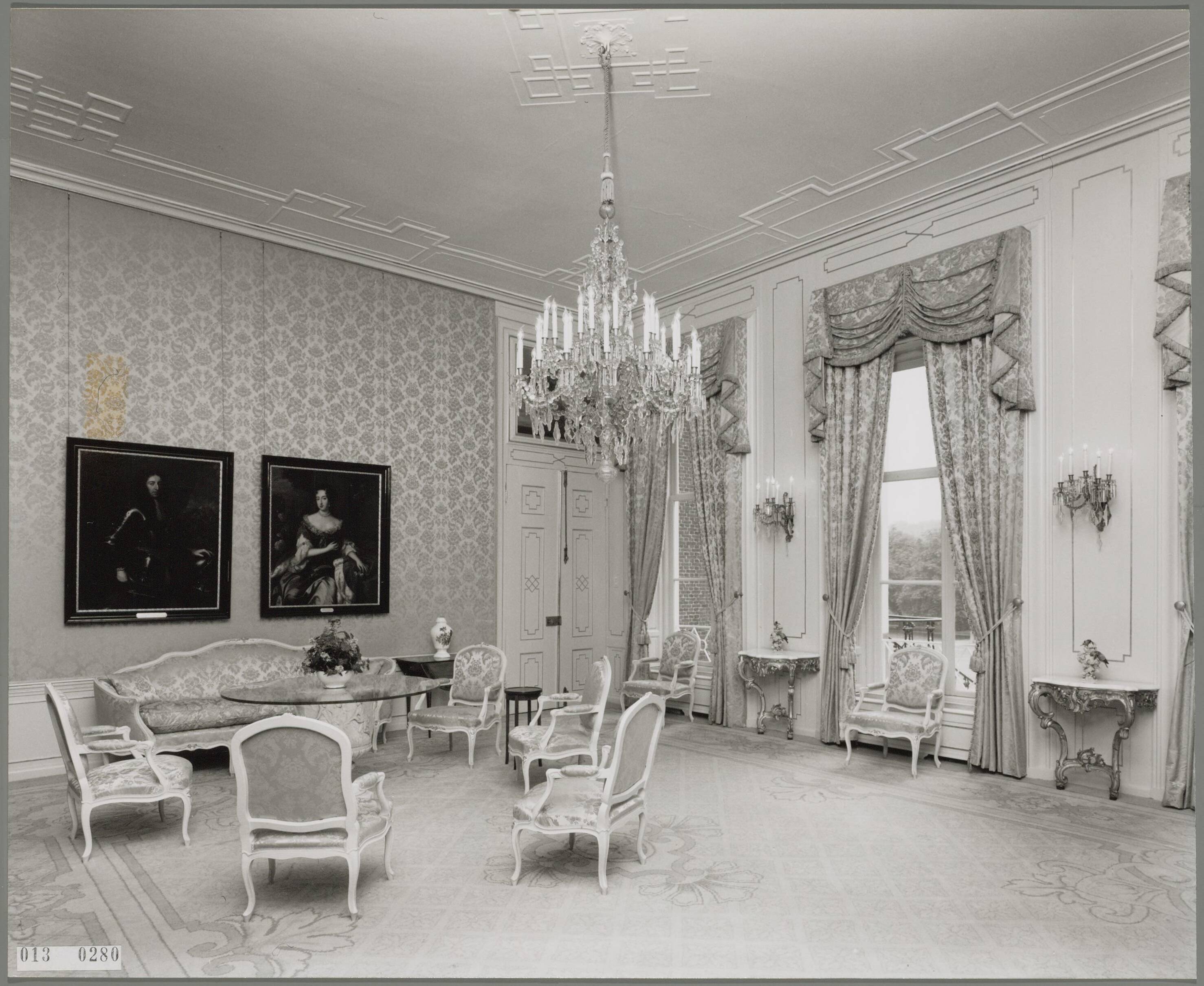 Paleis Huis ten Bosch te Den Haag — De blauwe salon — Foto: Hofmeester, Bart / RVD. Licentie: Set B: Rechtenvrij / Publiek Domein. Bron: Nationaal Archief. http://hdl.handle.net/10648/afa87232-d0b4-102d-bcf8-003048976d84