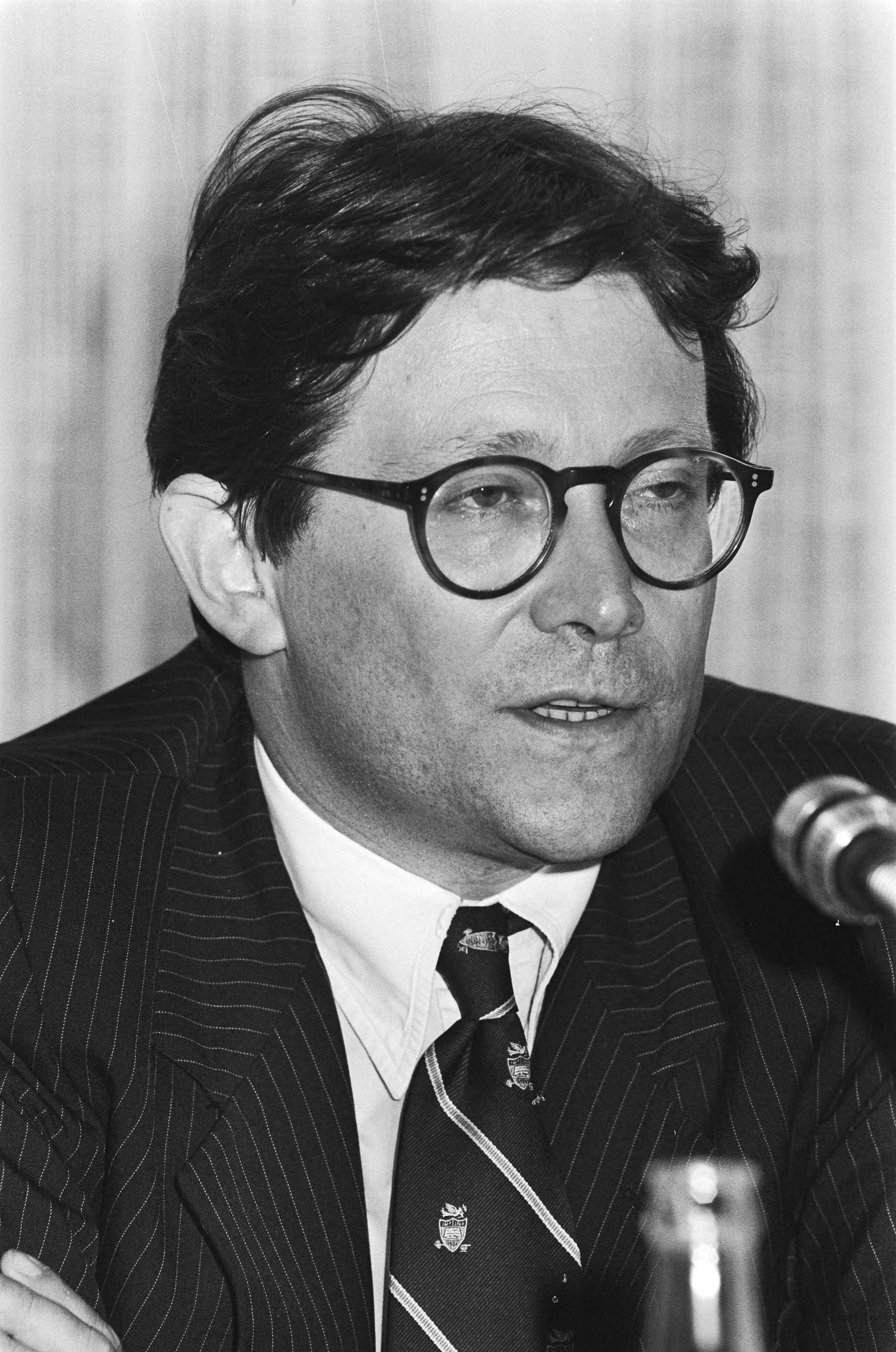 Fotocollectie Anefo — Persconferentie Avro; Fons van Westerloo — Foto: Bogaerts, Rob / Anefo. Licentie: Set B: Rechtenvrij / Publiek Domein. Bron: Nationaal Archief. http://hdl.handle.net/10648/ad49ea20-d0b4-102d-bcf8-003048976d84